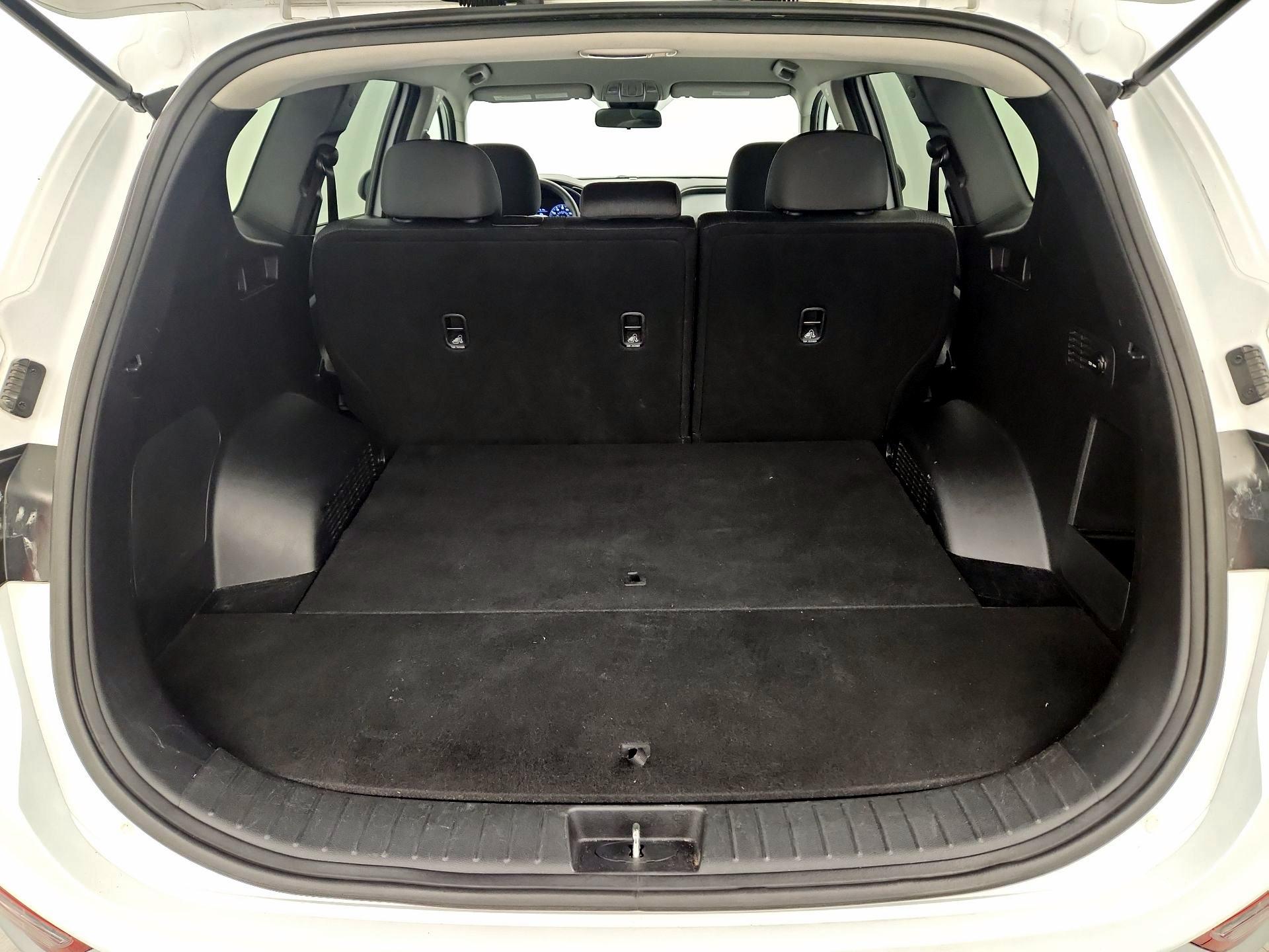 Thumbnail: 2019 Hyundai Santa Fe - 18