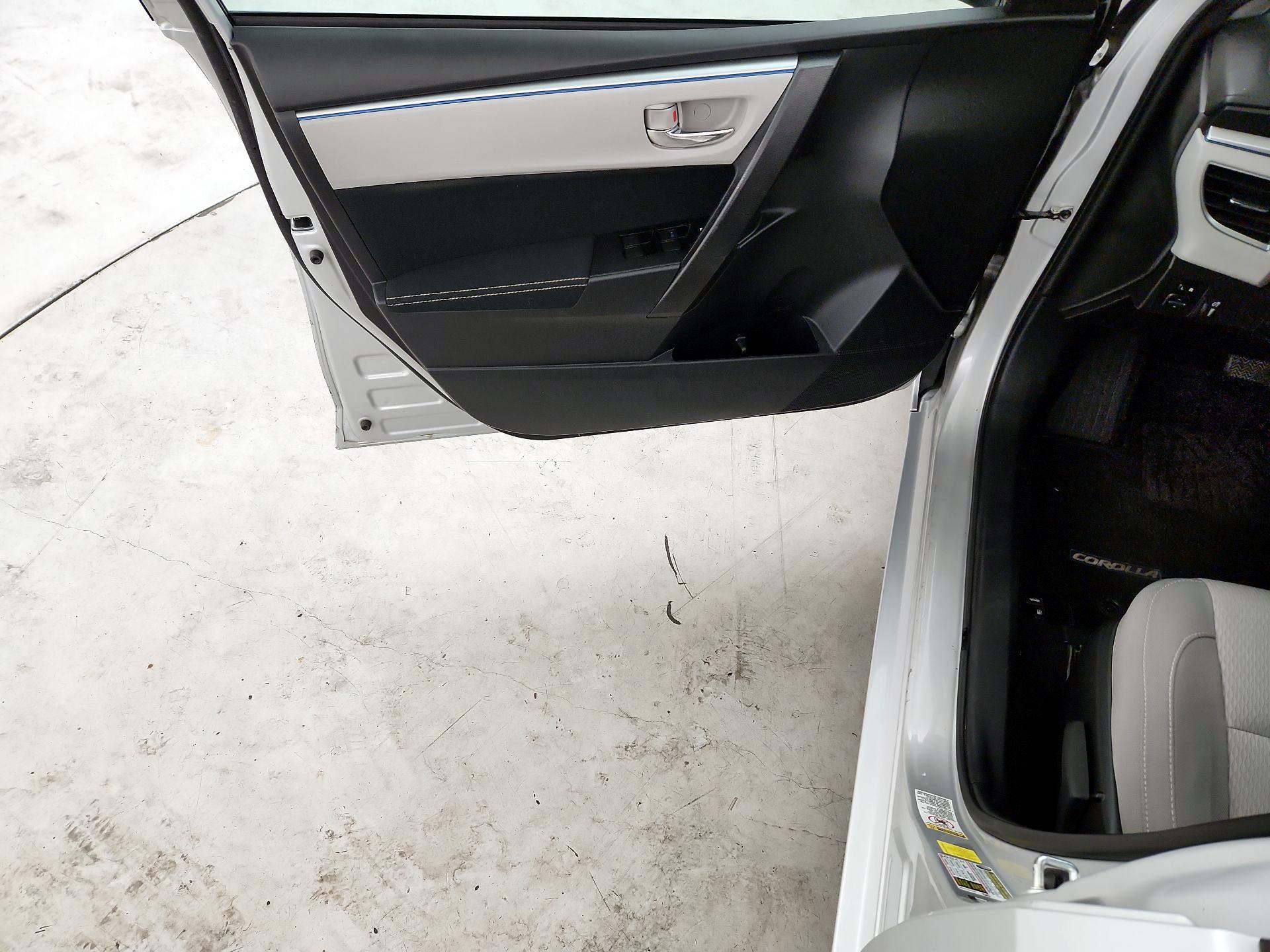 Thumbnail: 2015 Toyota Corolla - 10