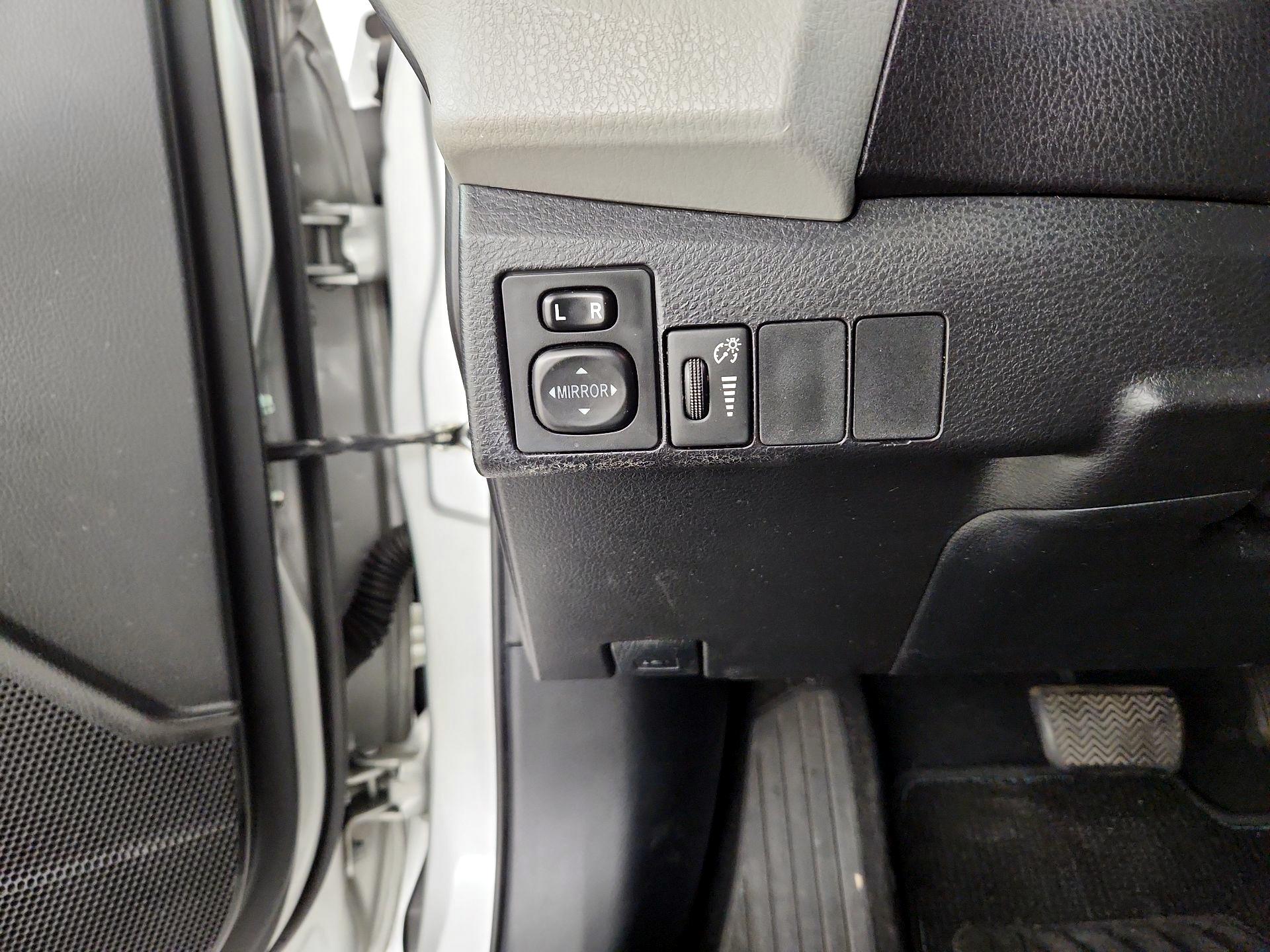 Thumbnail: 2015 Toyota Corolla - 11