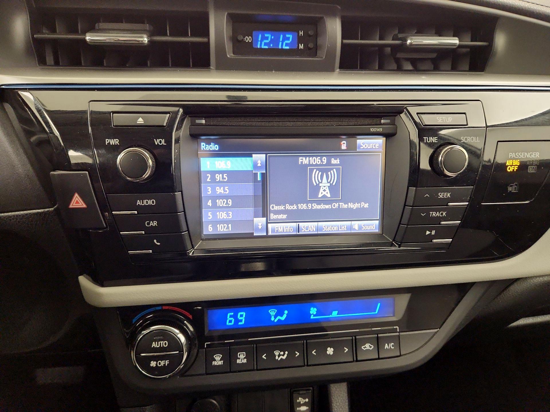 Thumbnail: 2015 Toyota Corolla - 13