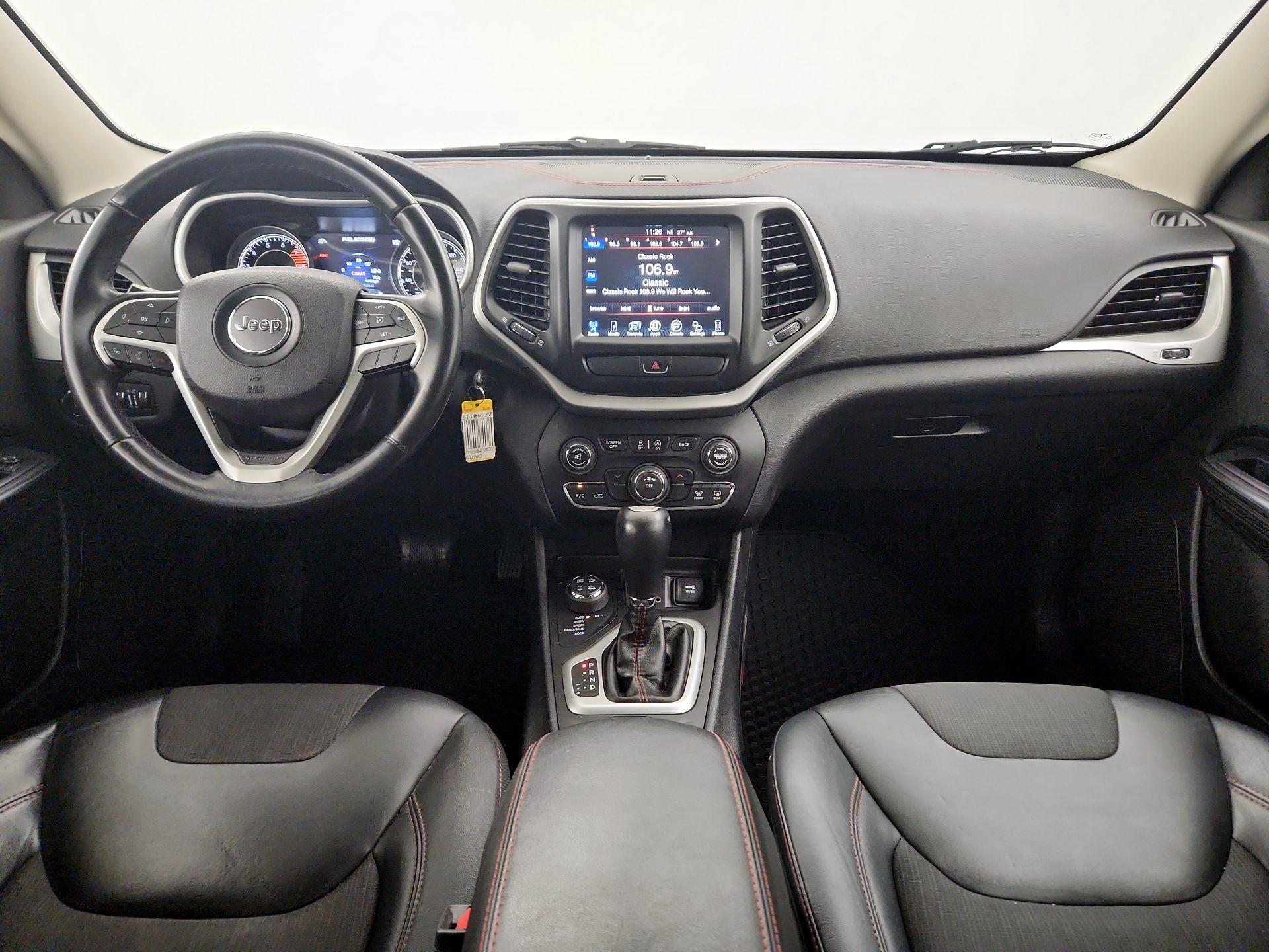 Thumbnail: 2017 Jeep Cherokee - 8