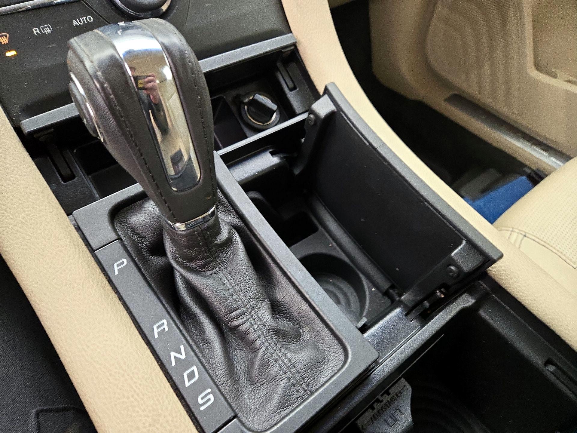 Thumbnail: 2014 Ford Taurus - 17