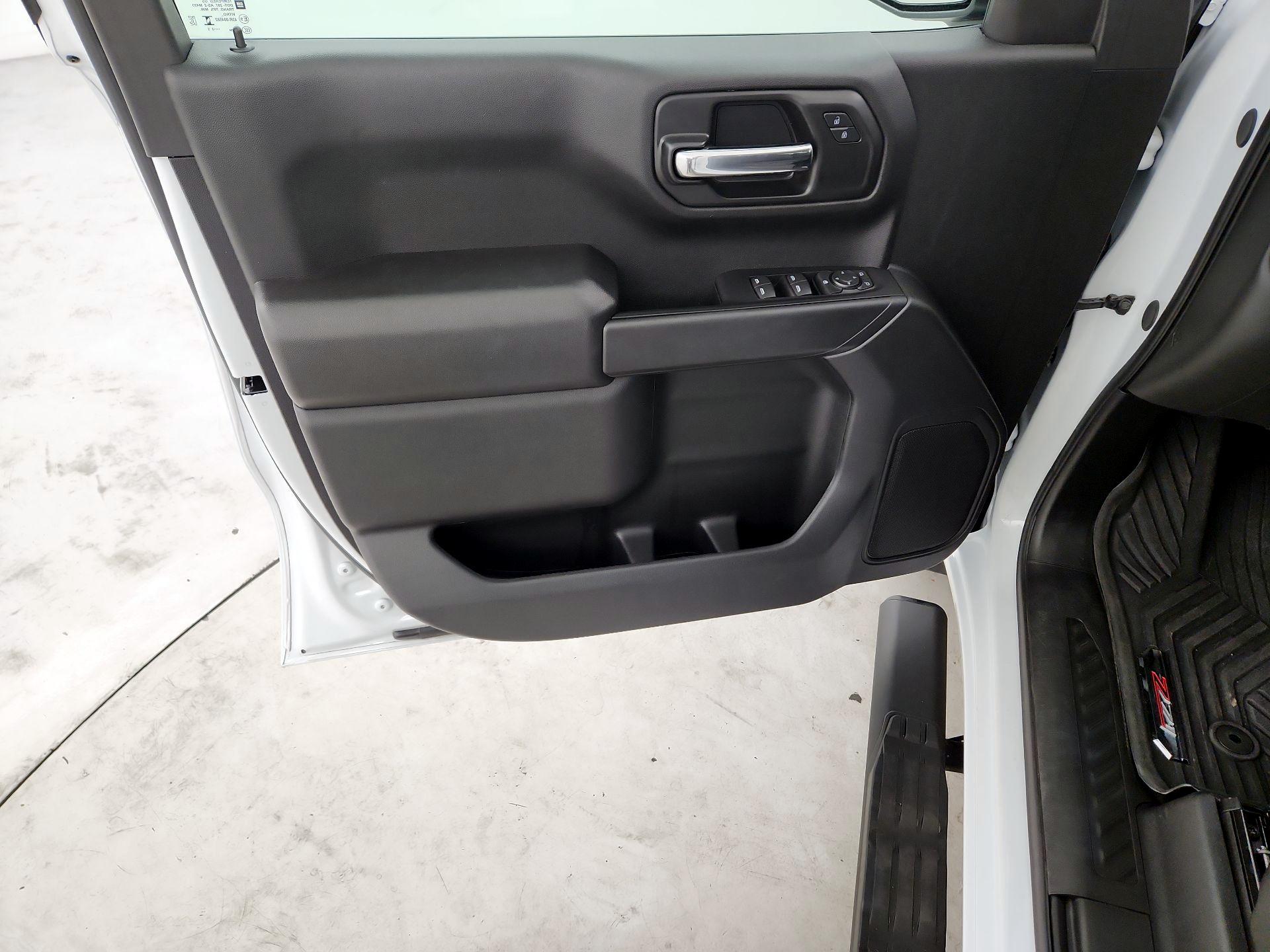 Thumbnail: 2025 Chevrolet Silverado 1500 - 10