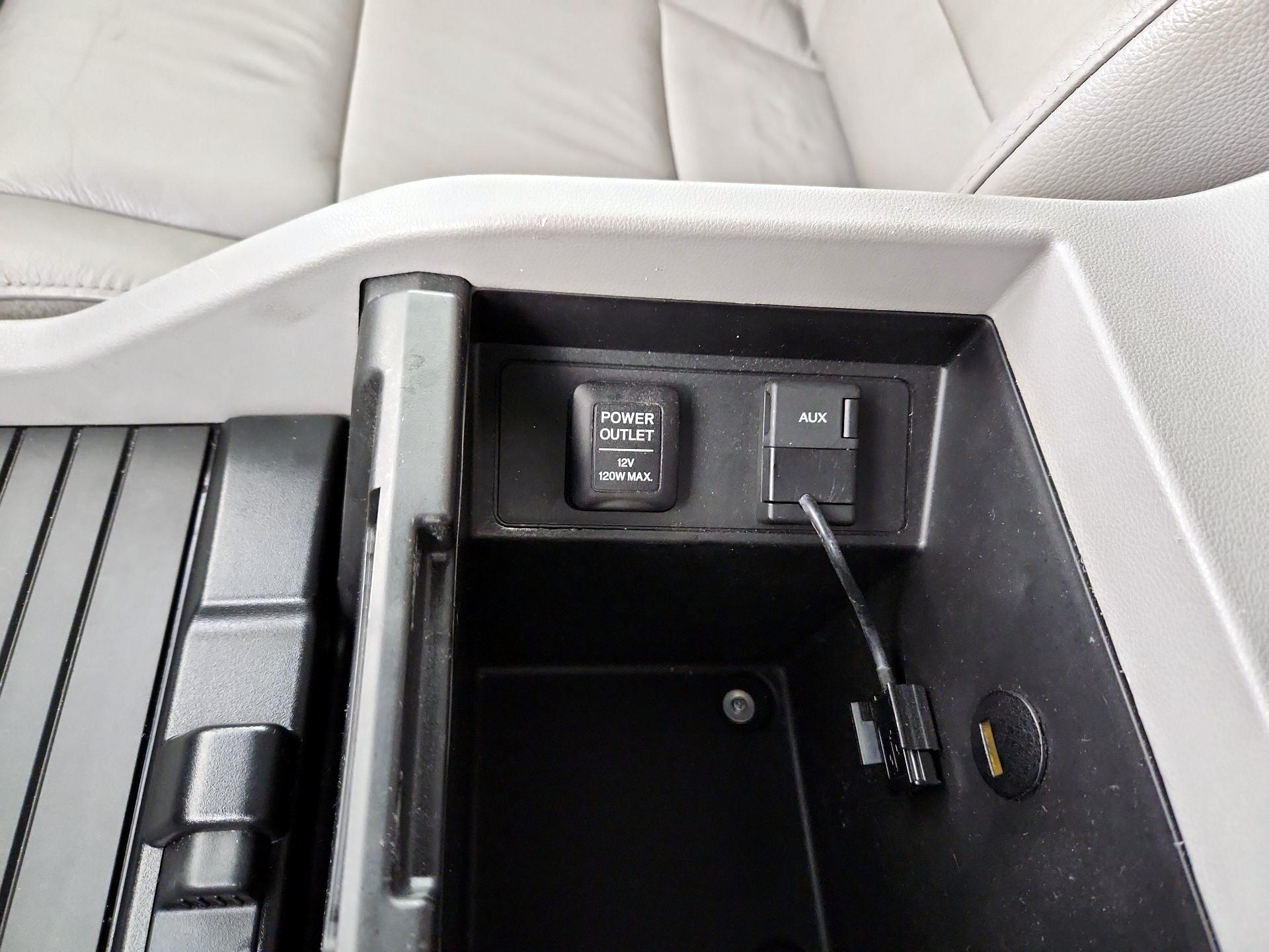 Thumbnail: 2015 Honda Pilot - 16