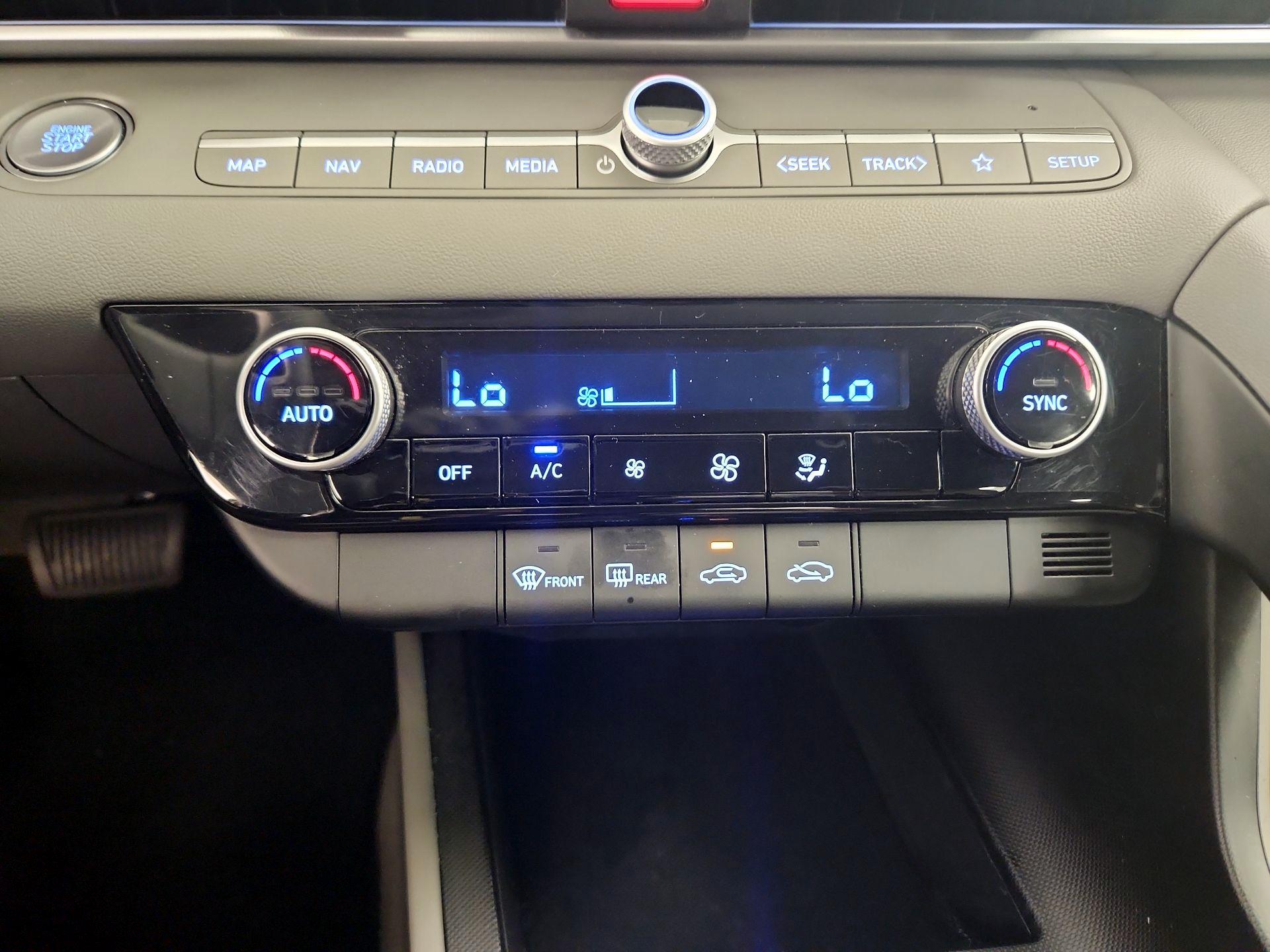 Thumbnail: 2024 Hyundai Elantra - 17