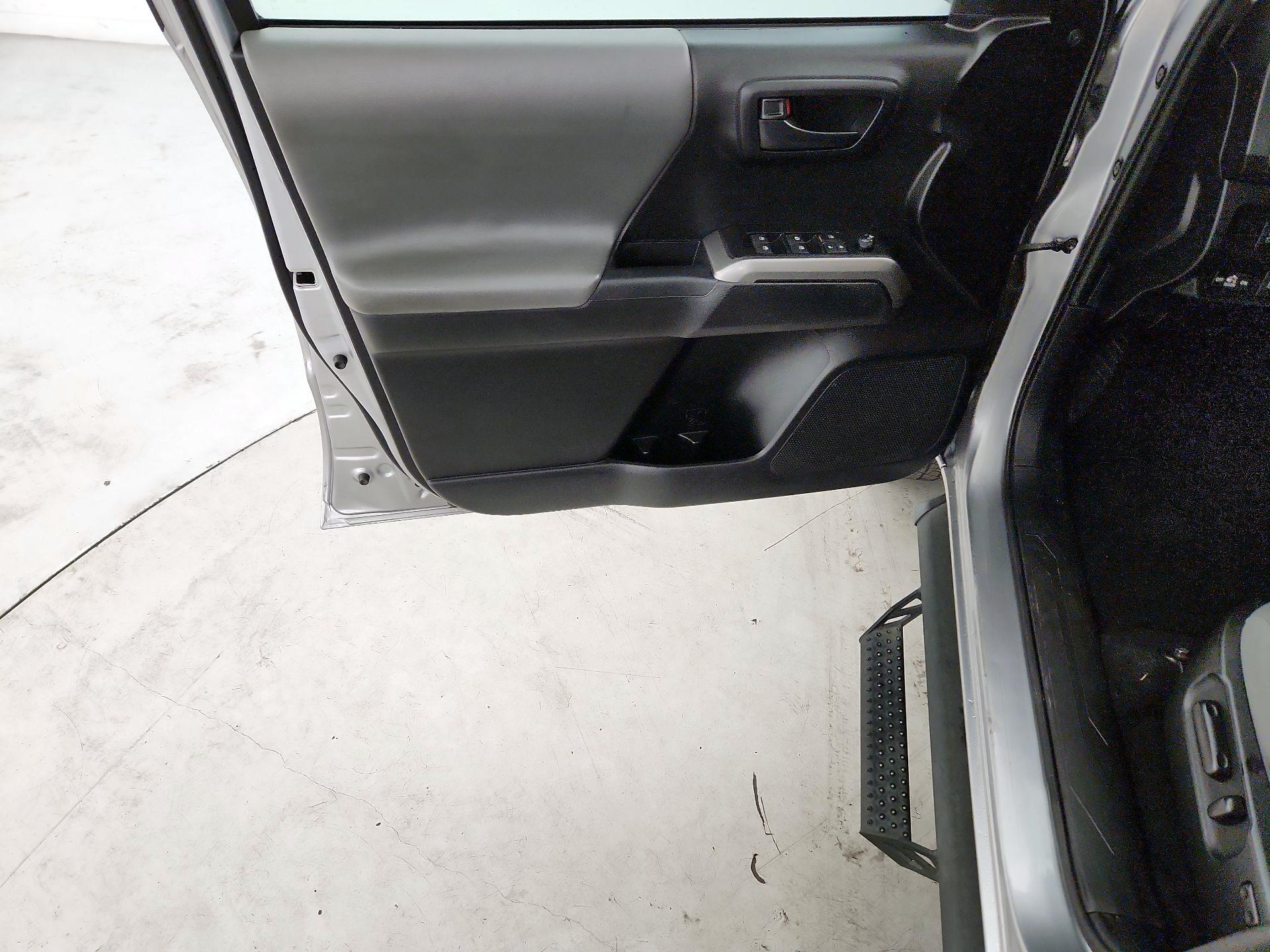 Thumbnail: 2021 Toyota Tacoma - 12