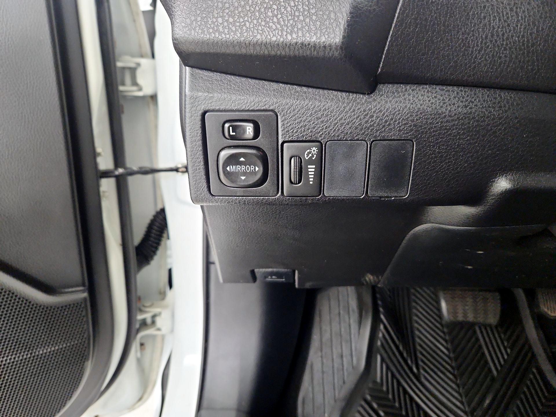 Thumbnail: 2016 Toyota Corolla - 13