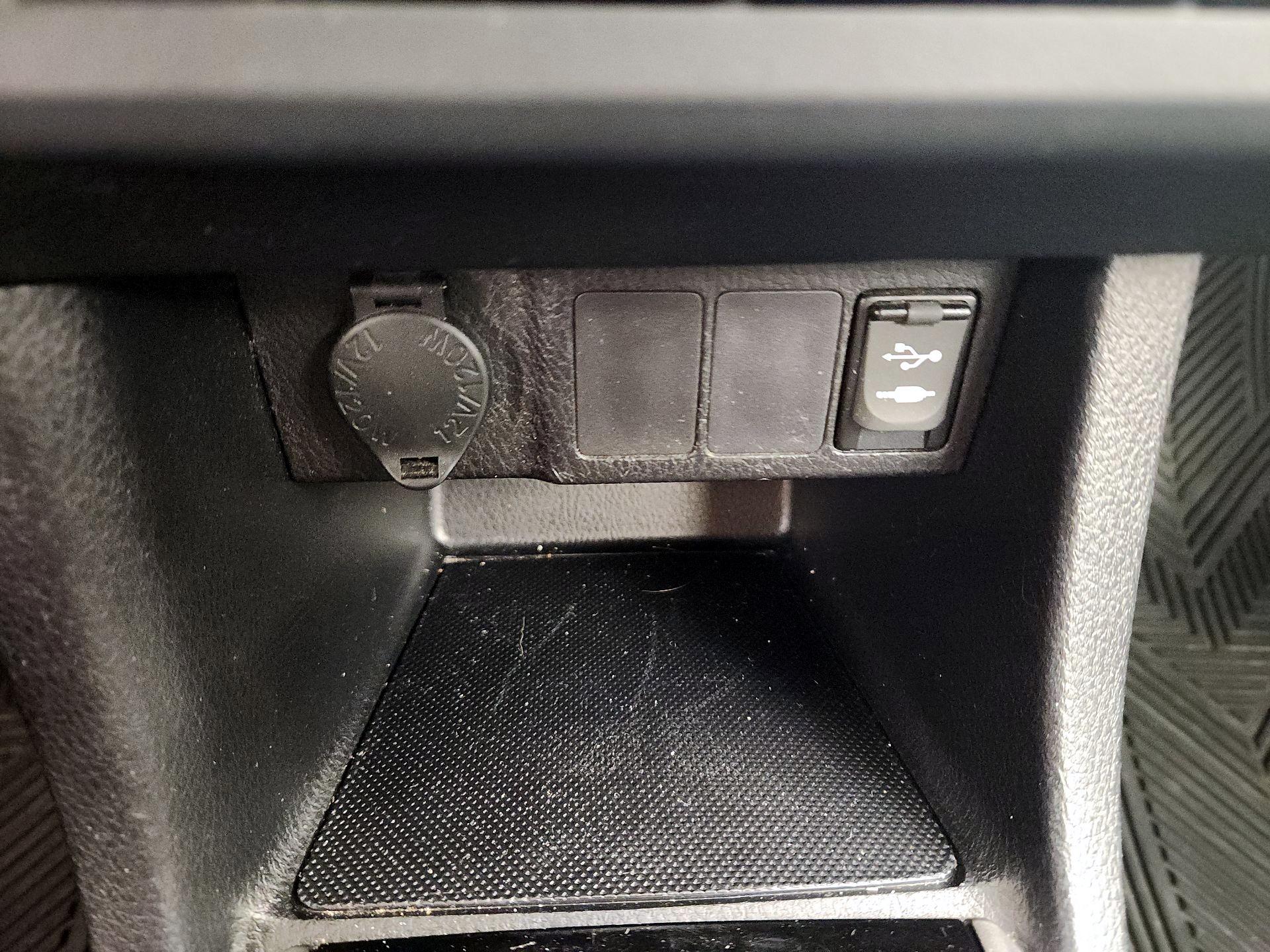 Thumbnail: 2016 Toyota Corolla - 18