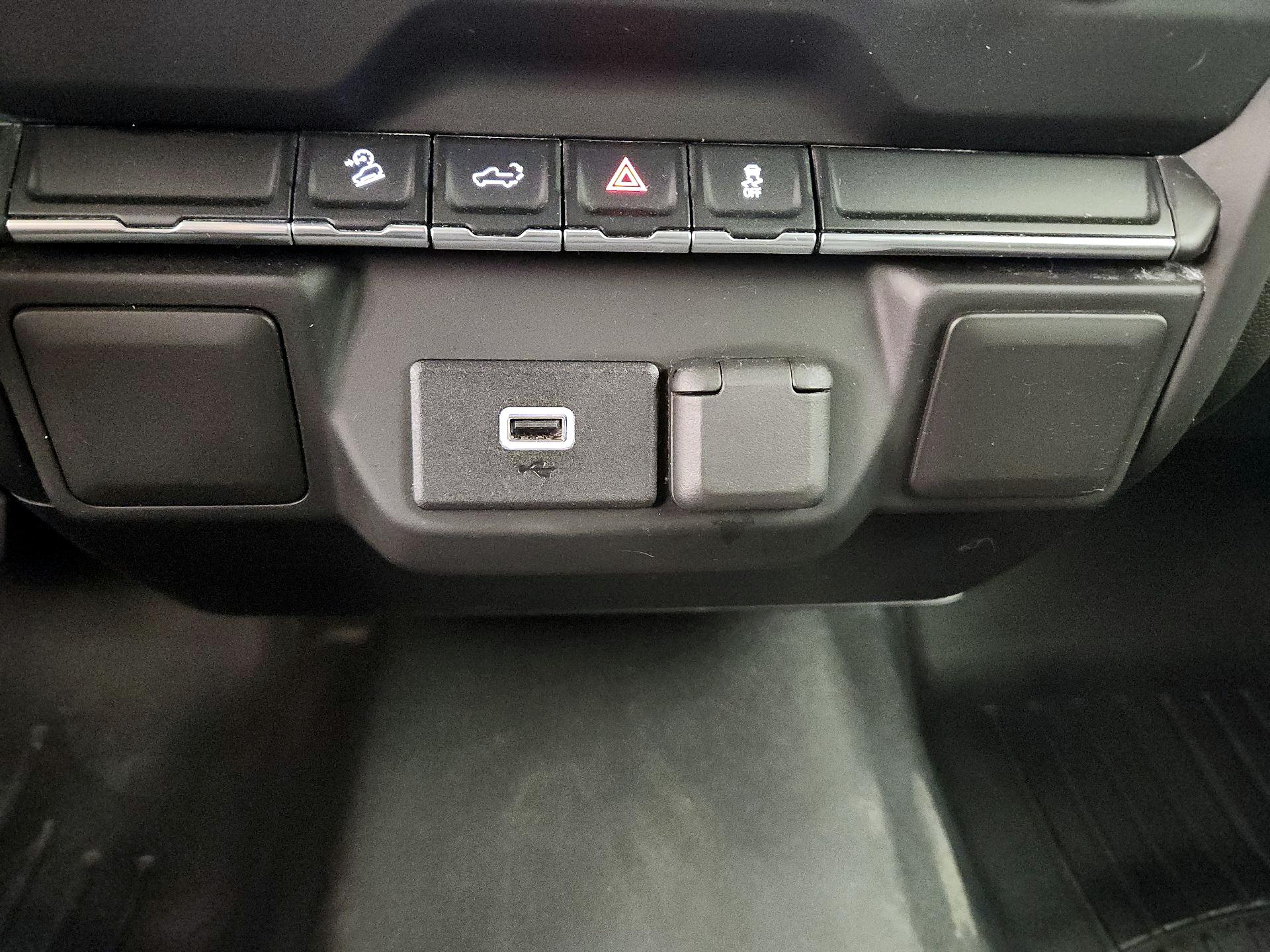 Thumbnail: 2020 Chevrolet Silverado 1500 - 18