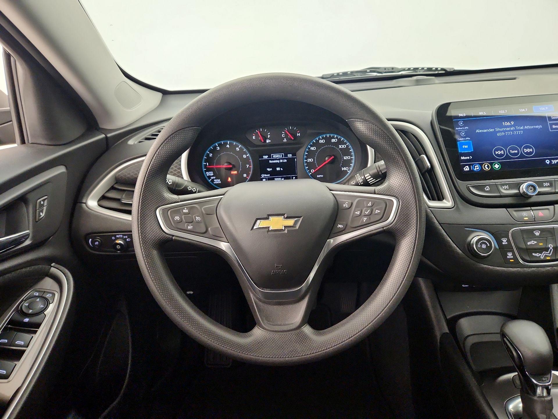 Thumbnail: 2022 Chevrolet Malibu - 10