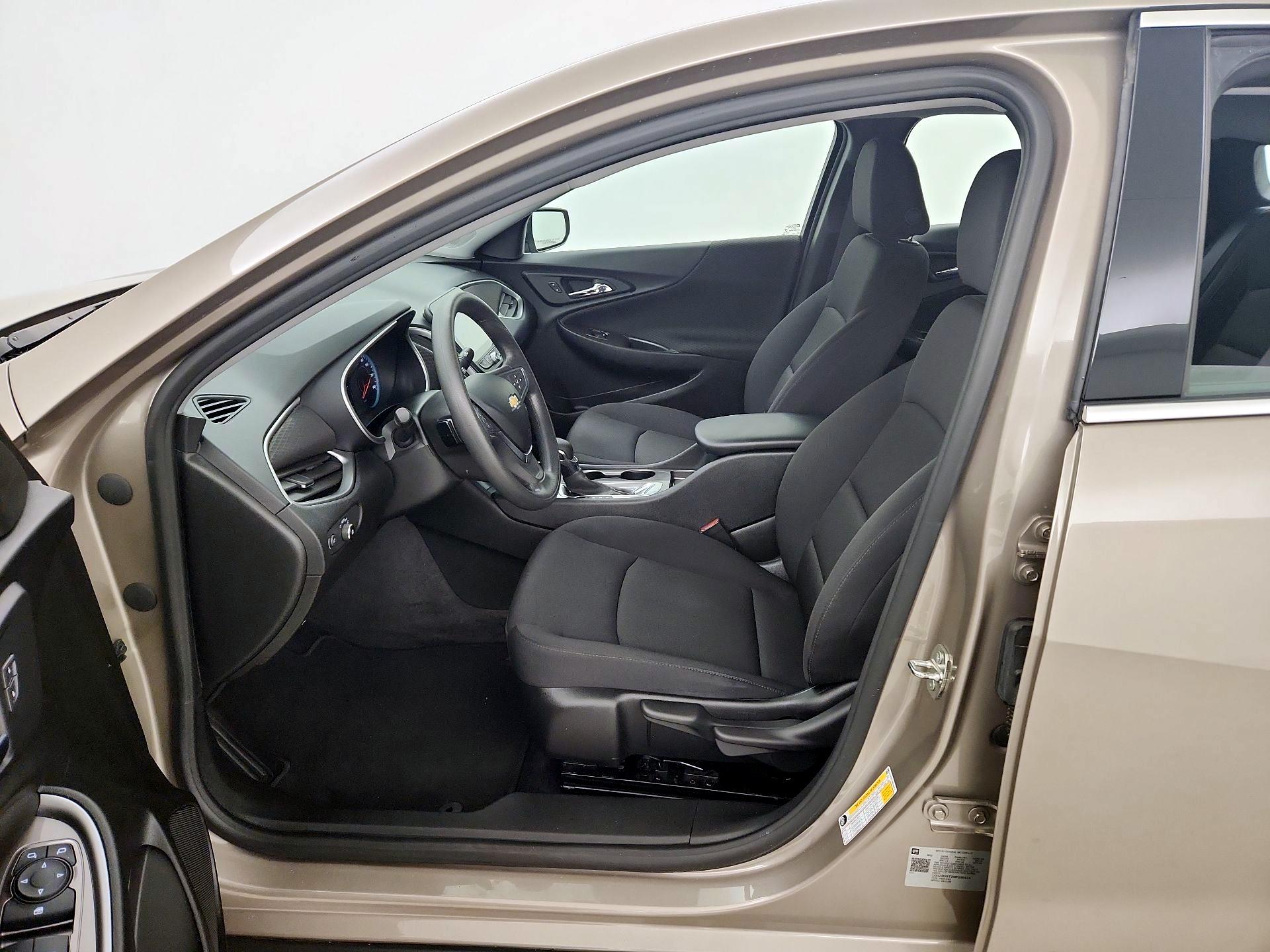 Thumbnail: 2022 Chevrolet Malibu - 11