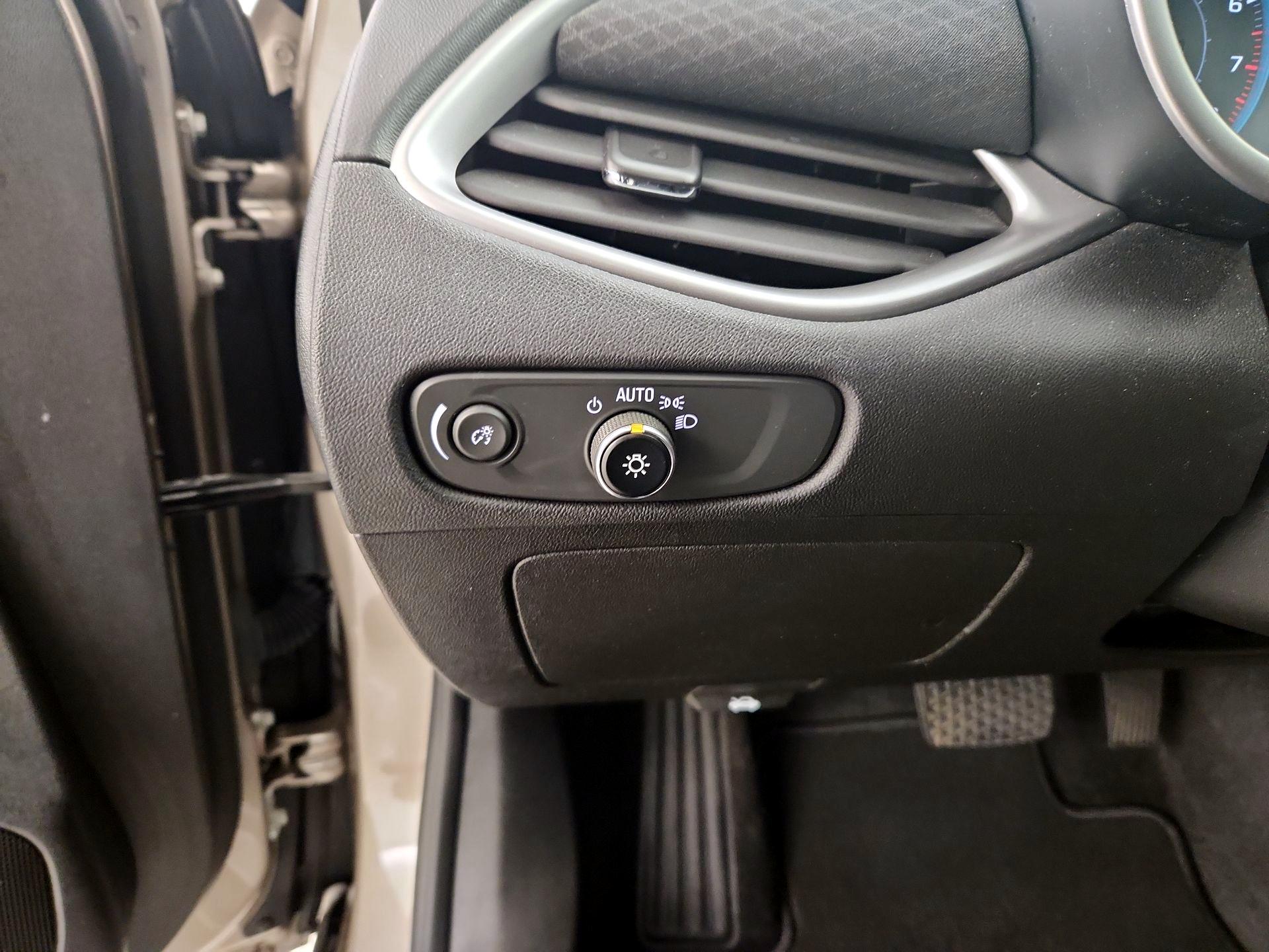 Thumbnail: 2022 Chevrolet Malibu - 13