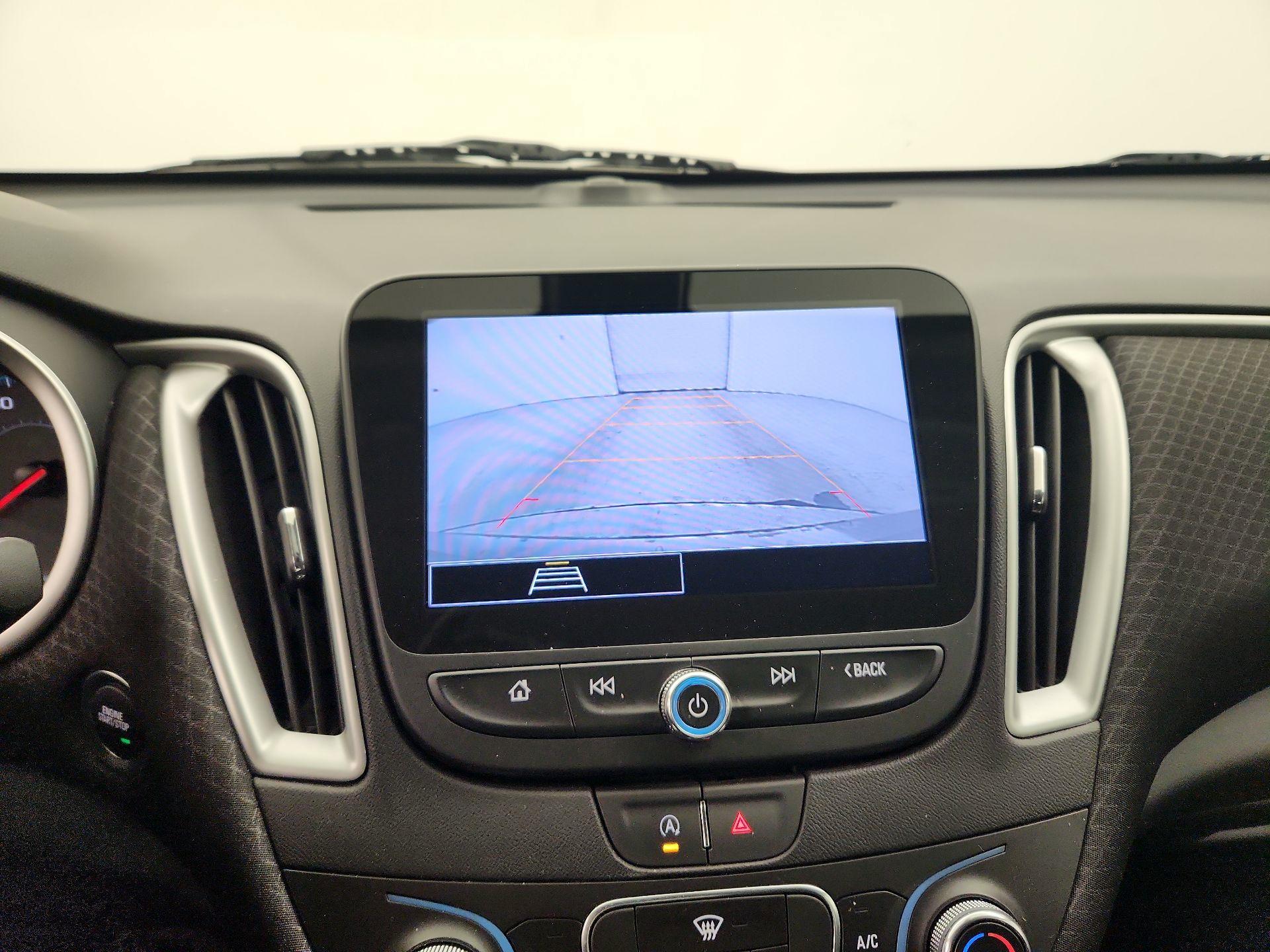 Thumbnail: 2022 Chevrolet Malibu - 14