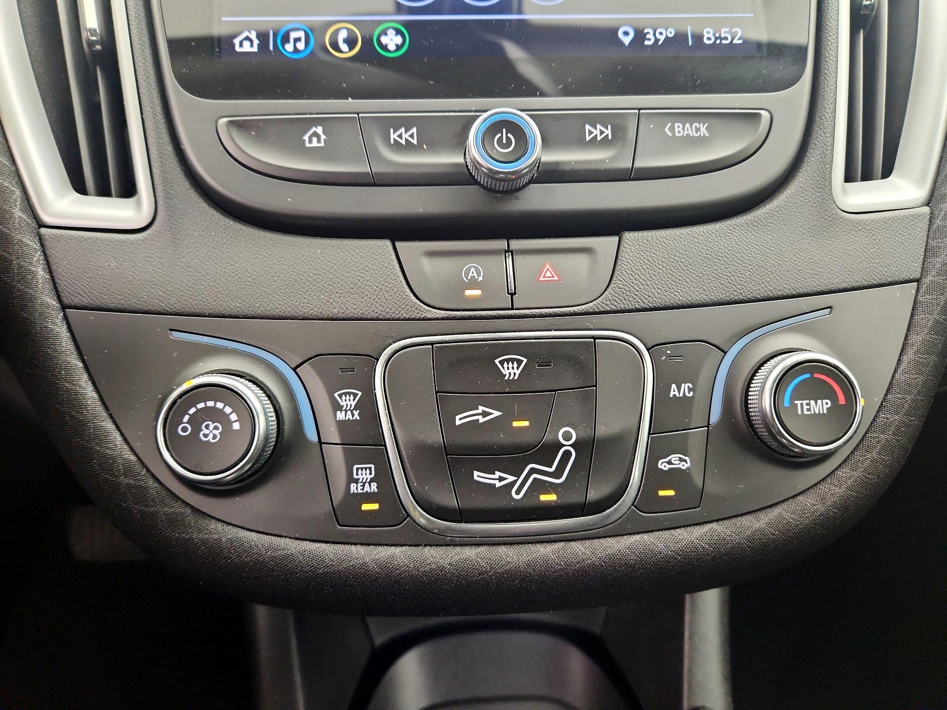 Thumbnail: 2022 Chevrolet Malibu - 16