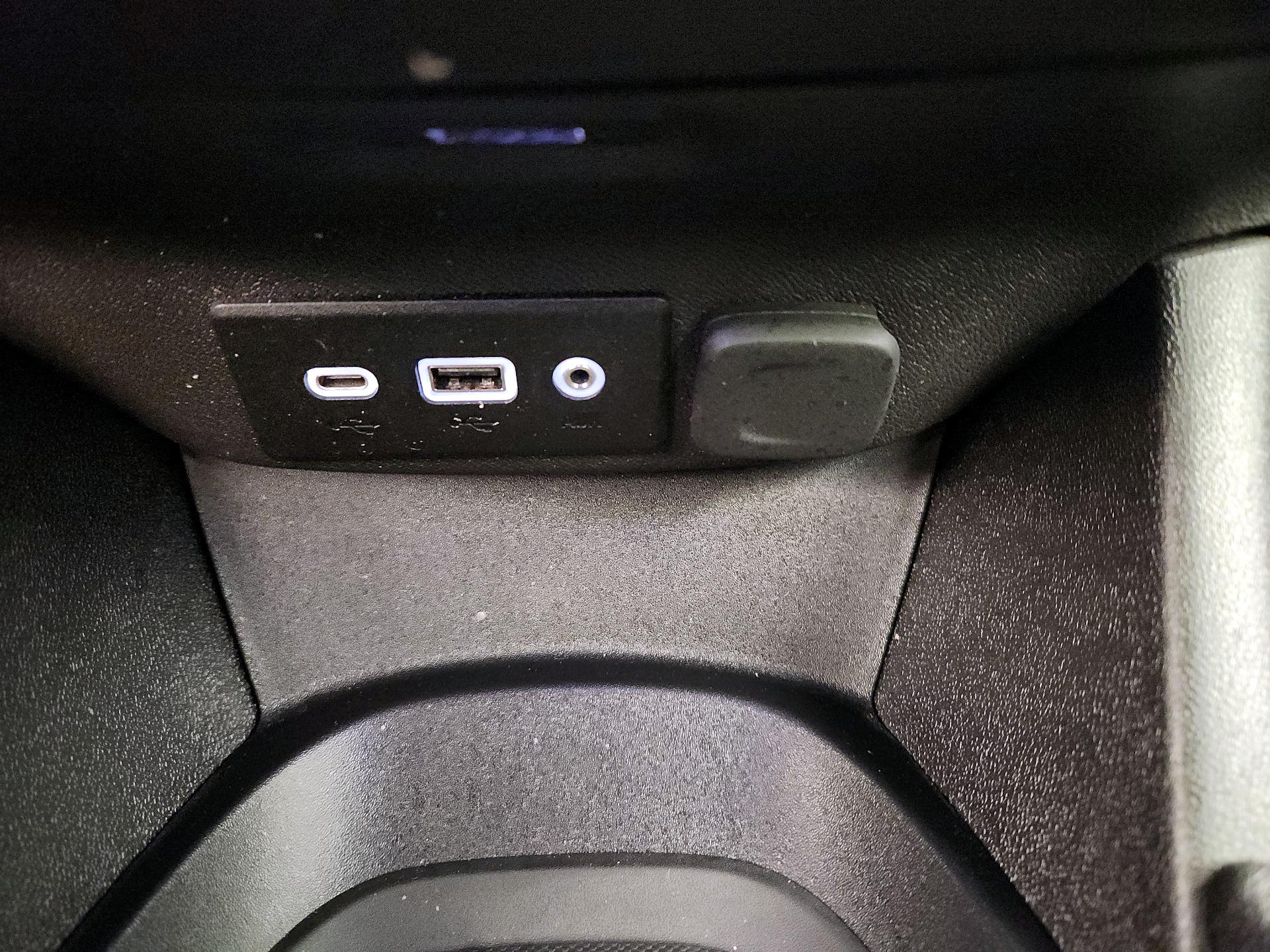 Thumbnail: 2022 Chevrolet Malibu - 18