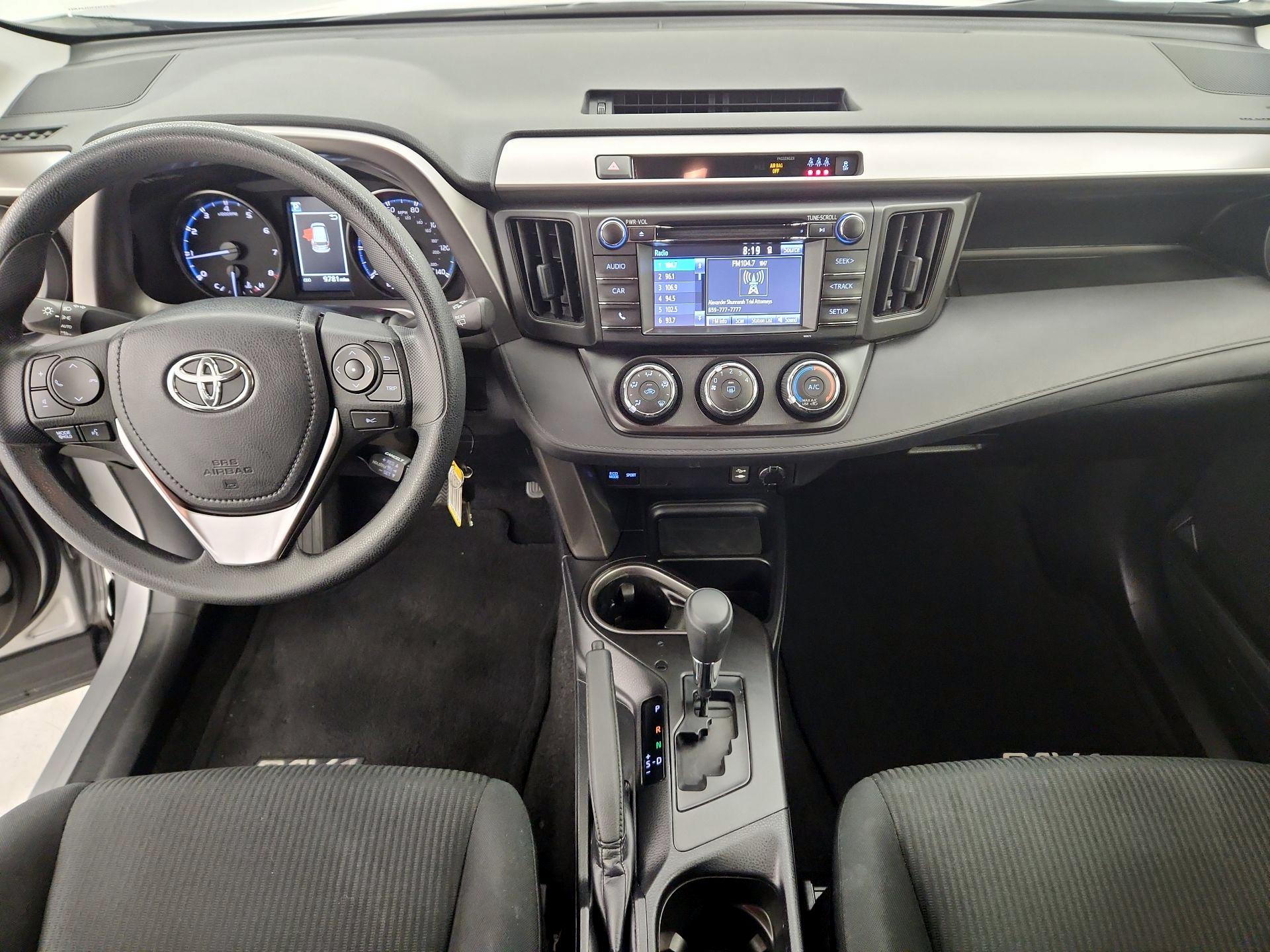 Thumbnail: 2018 Toyota RAV4 - 9