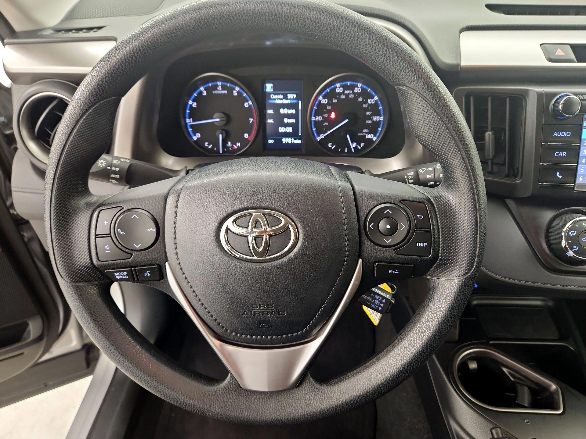 Thumbnail: 2018 Toyota RAV4 - 10