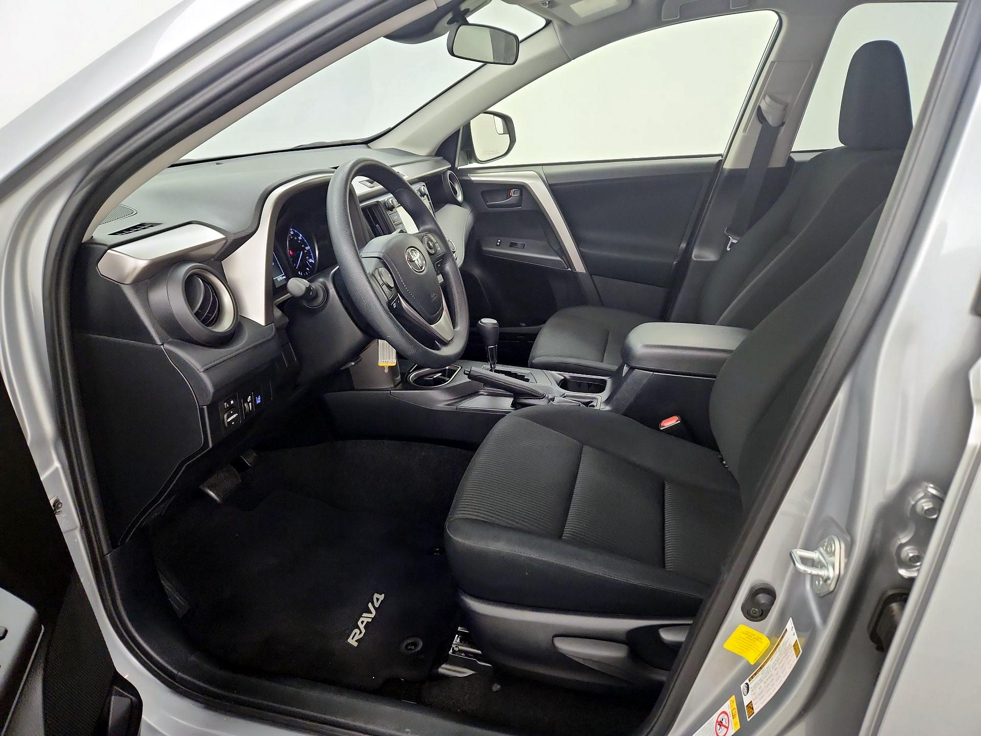 Thumbnail: 2018 Toyota RAV4 - 11