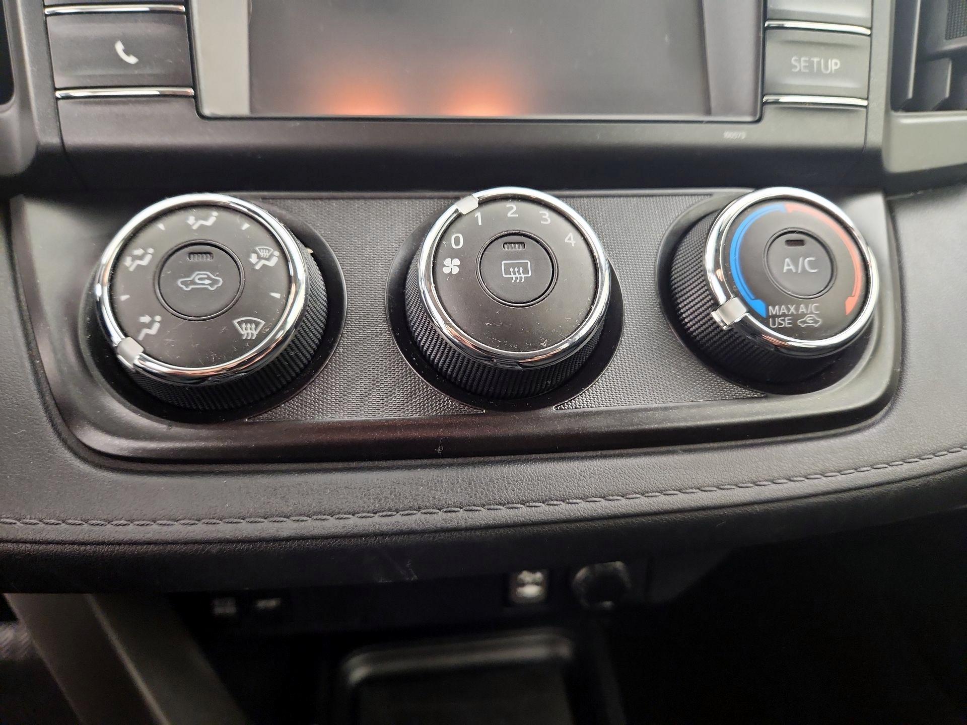 Thumbnail: 2018 Toyota RAV4 - 16