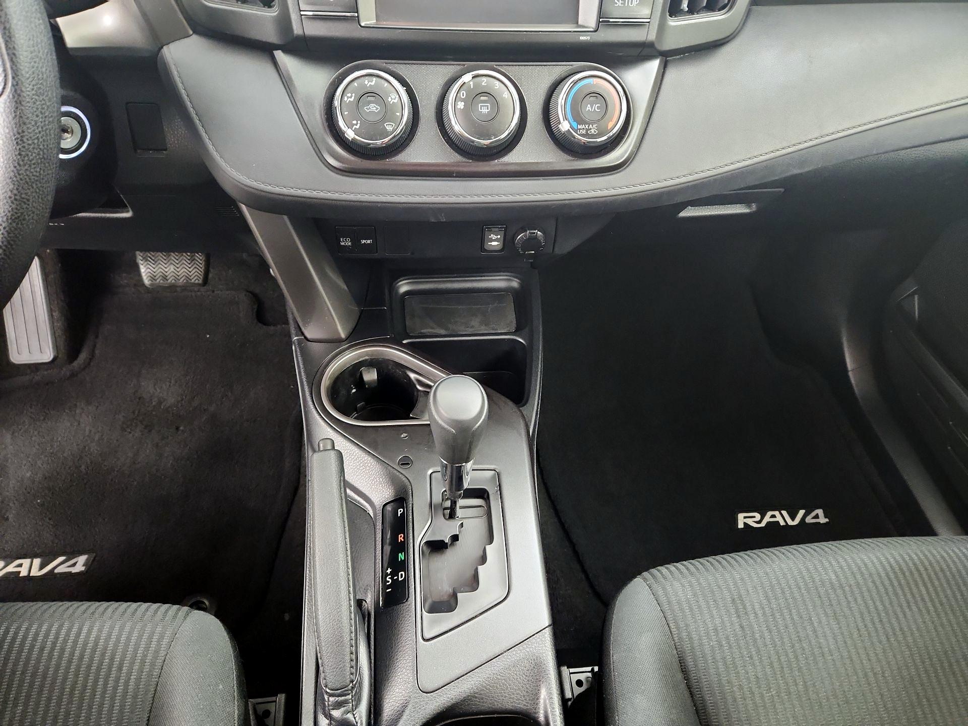 Thumbnail: 2018 Toyota RAV4 - 17