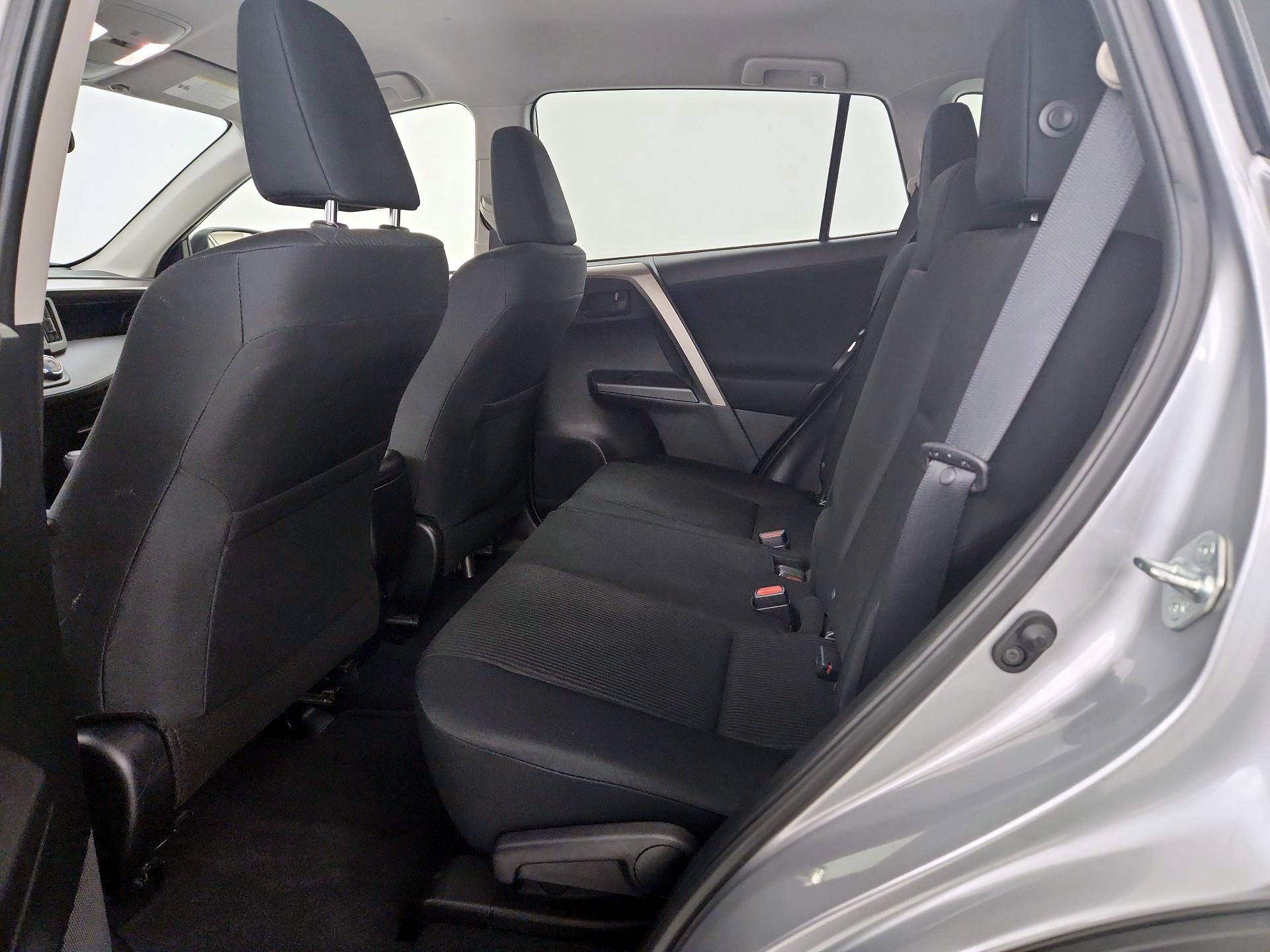 Thumbnail: 2018 Toyota RAV4 - 19