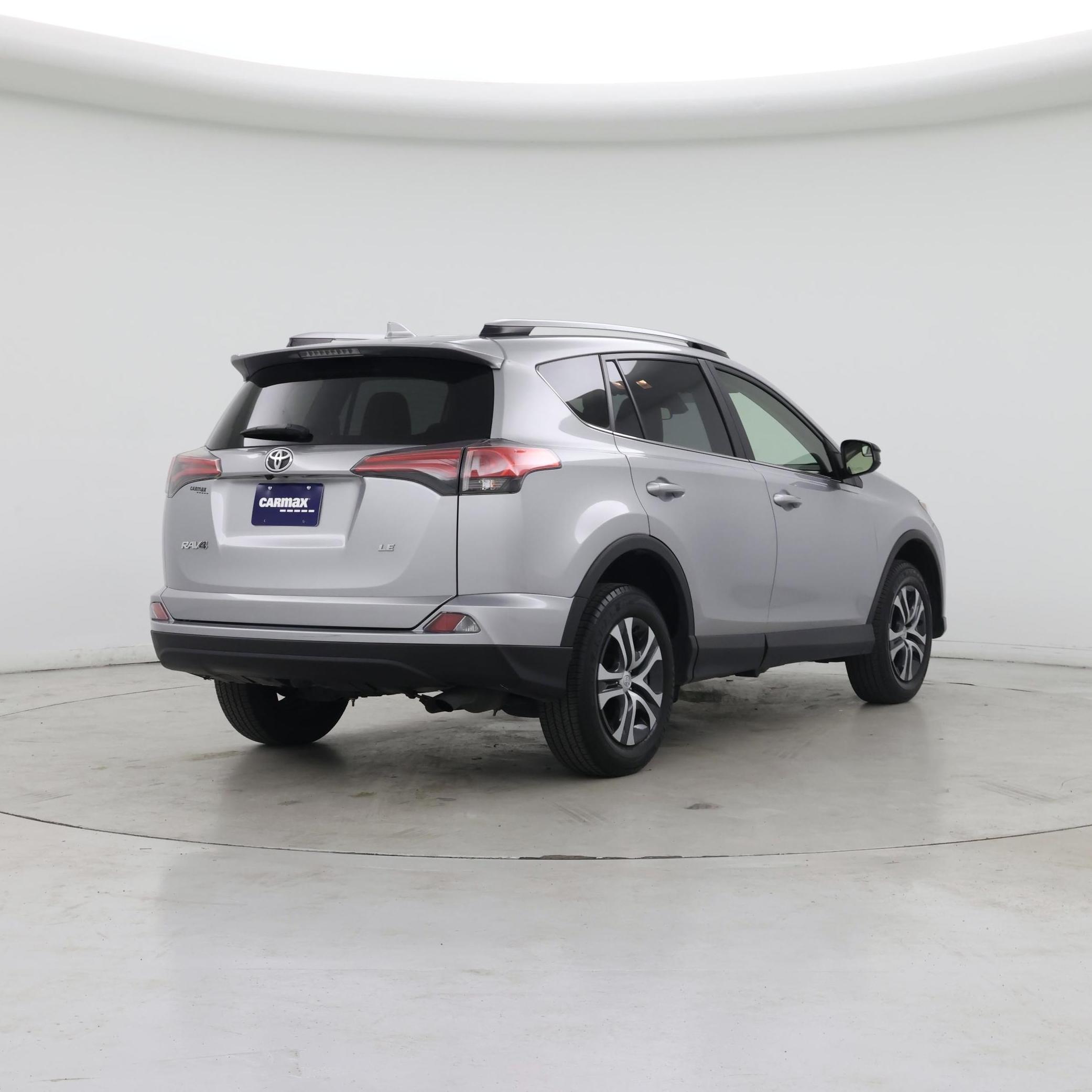 Thumbnail: 2018 Toyota RAV4 - 8