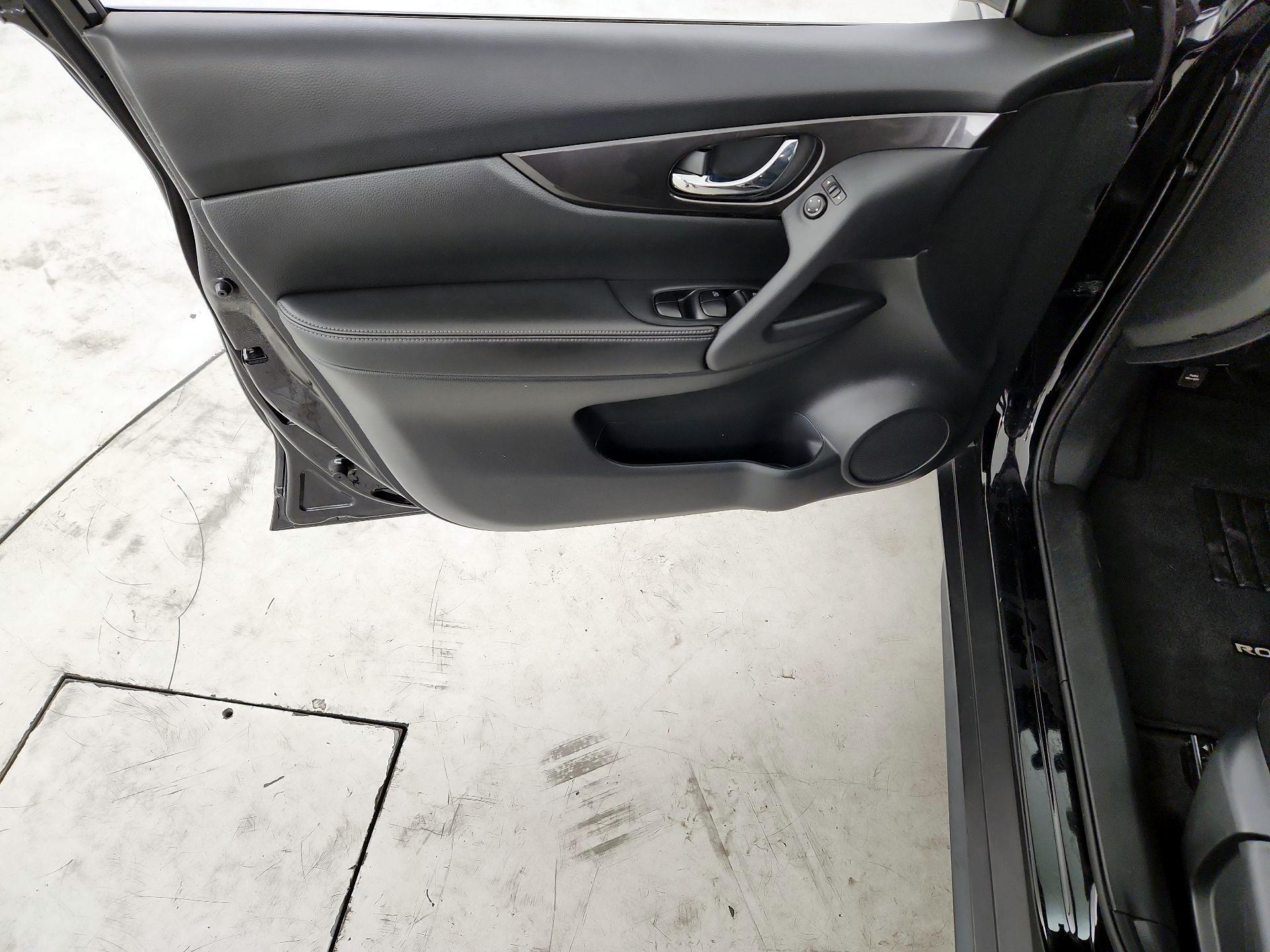 Thumbnail: 2019 Nissan Rogue - 12