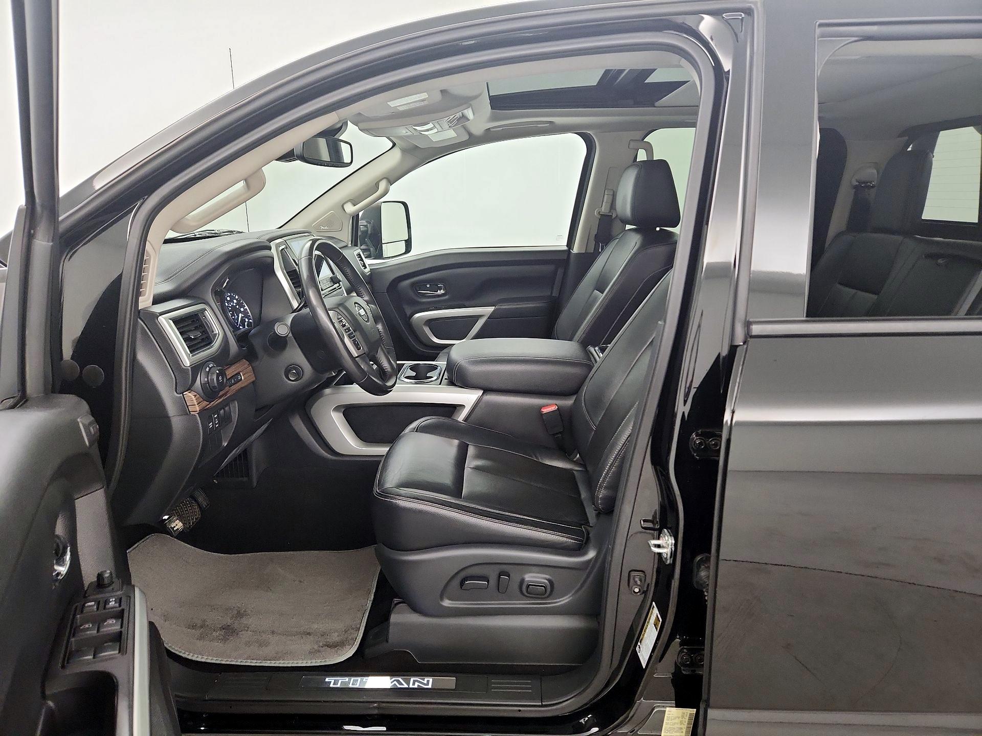 Thumbnail: 2020 Nissan Titan - 11
