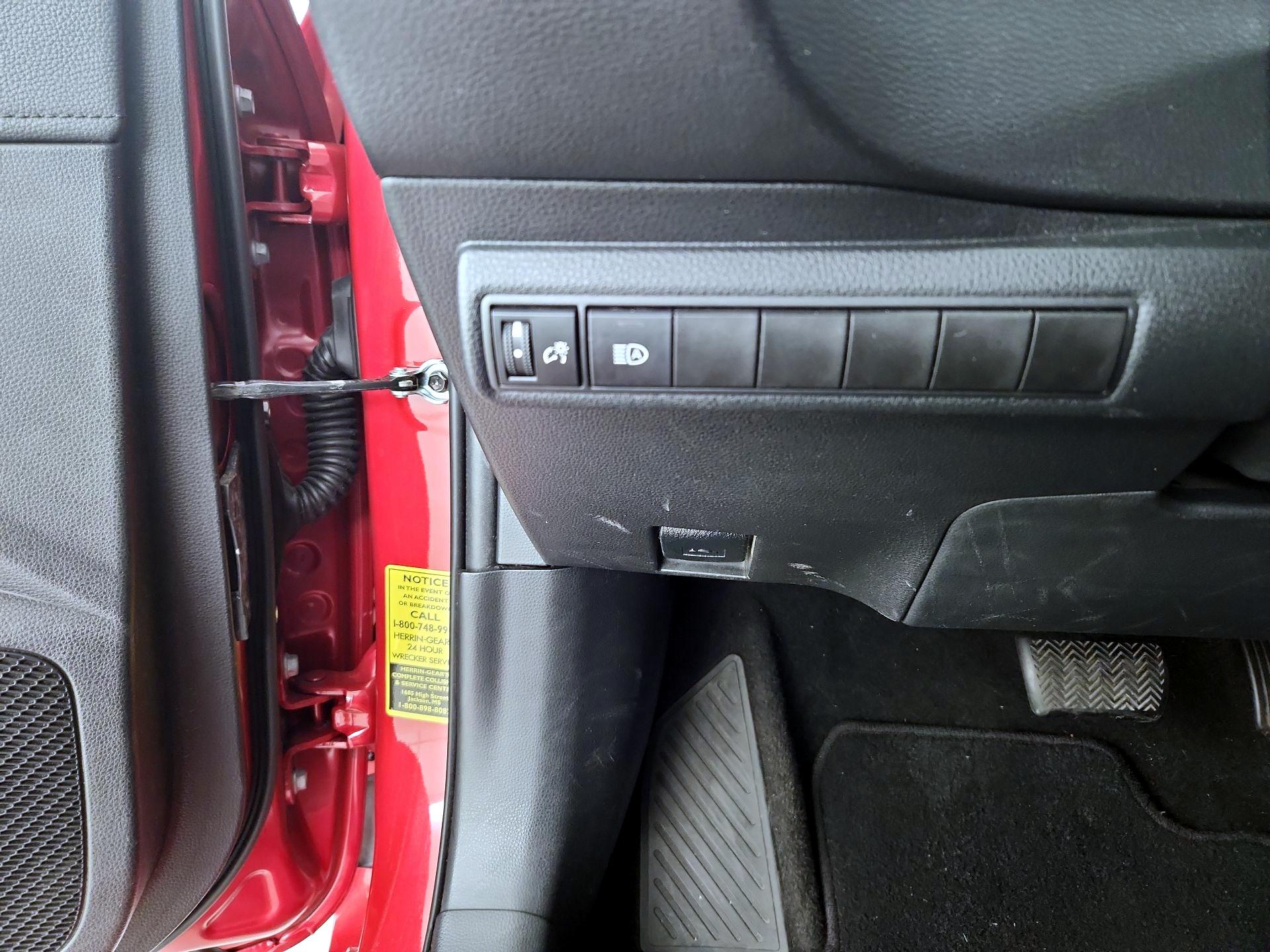 Thumbnail: 2020 Toyota Corolla - 13