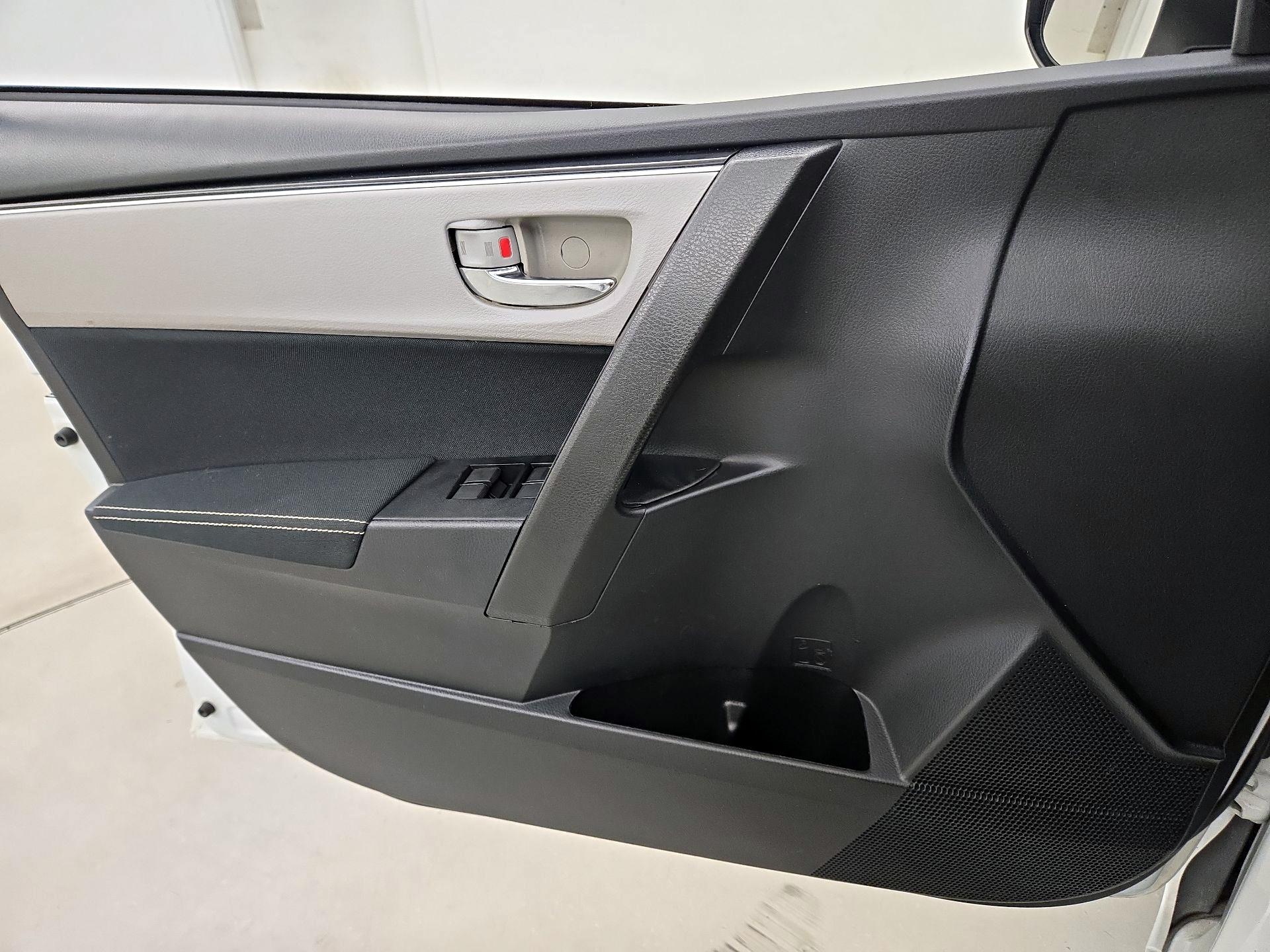 Thumbnail: 2017 Toyota Corolla - 12