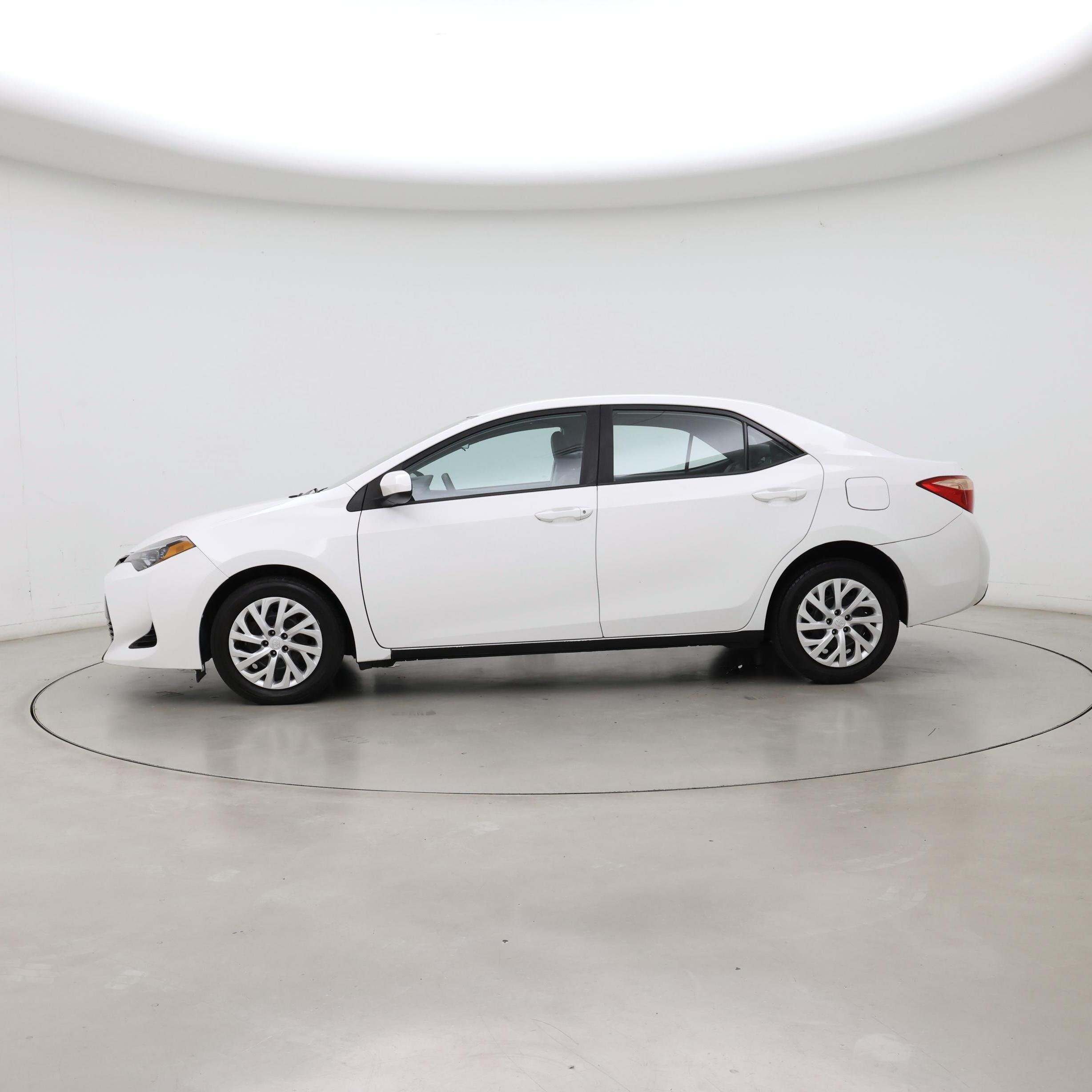 Thumbnail: 2017 Toyota Corolla - 3