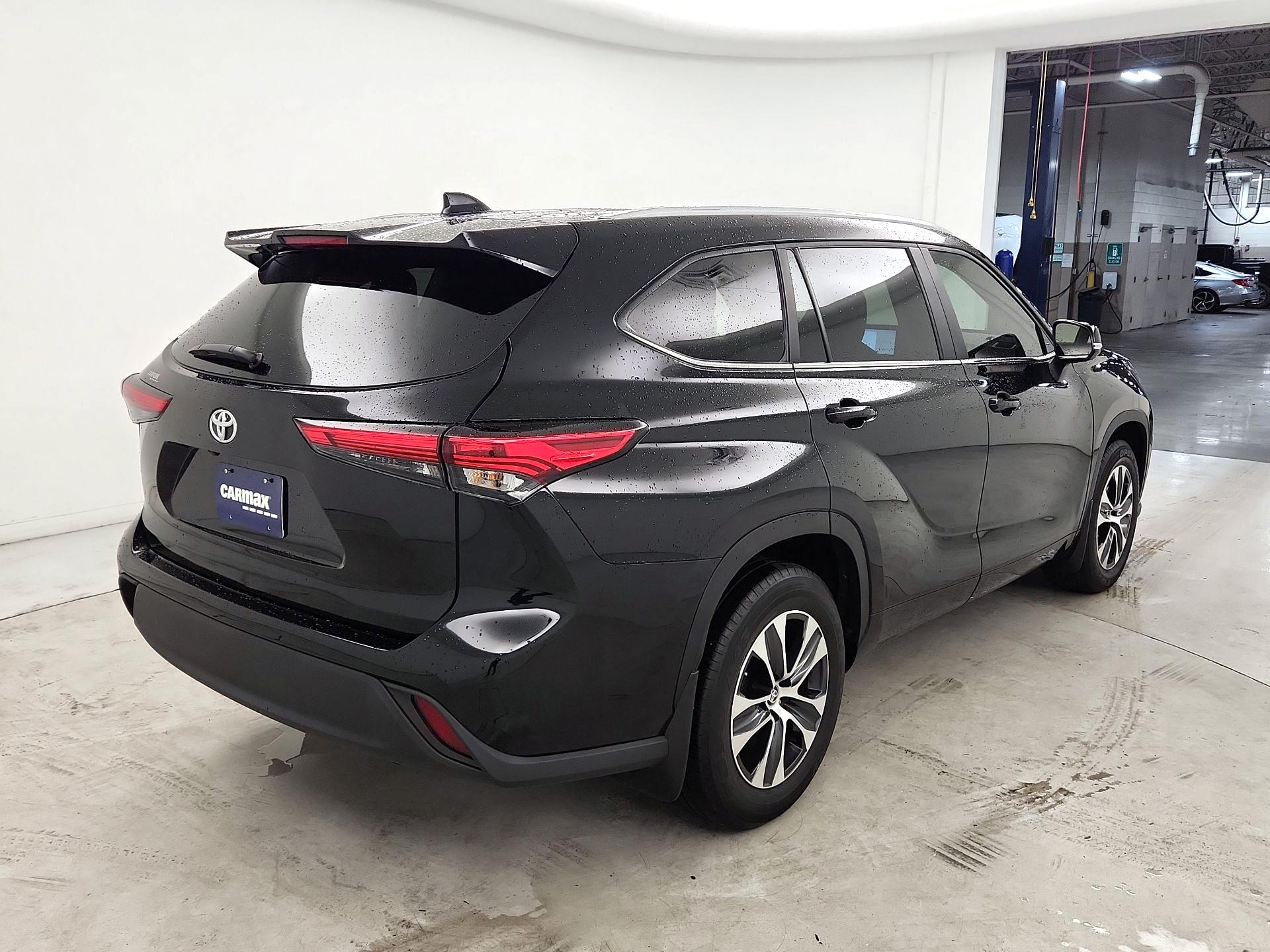 Thumbnail: 2023 Toyota Highlander - 5