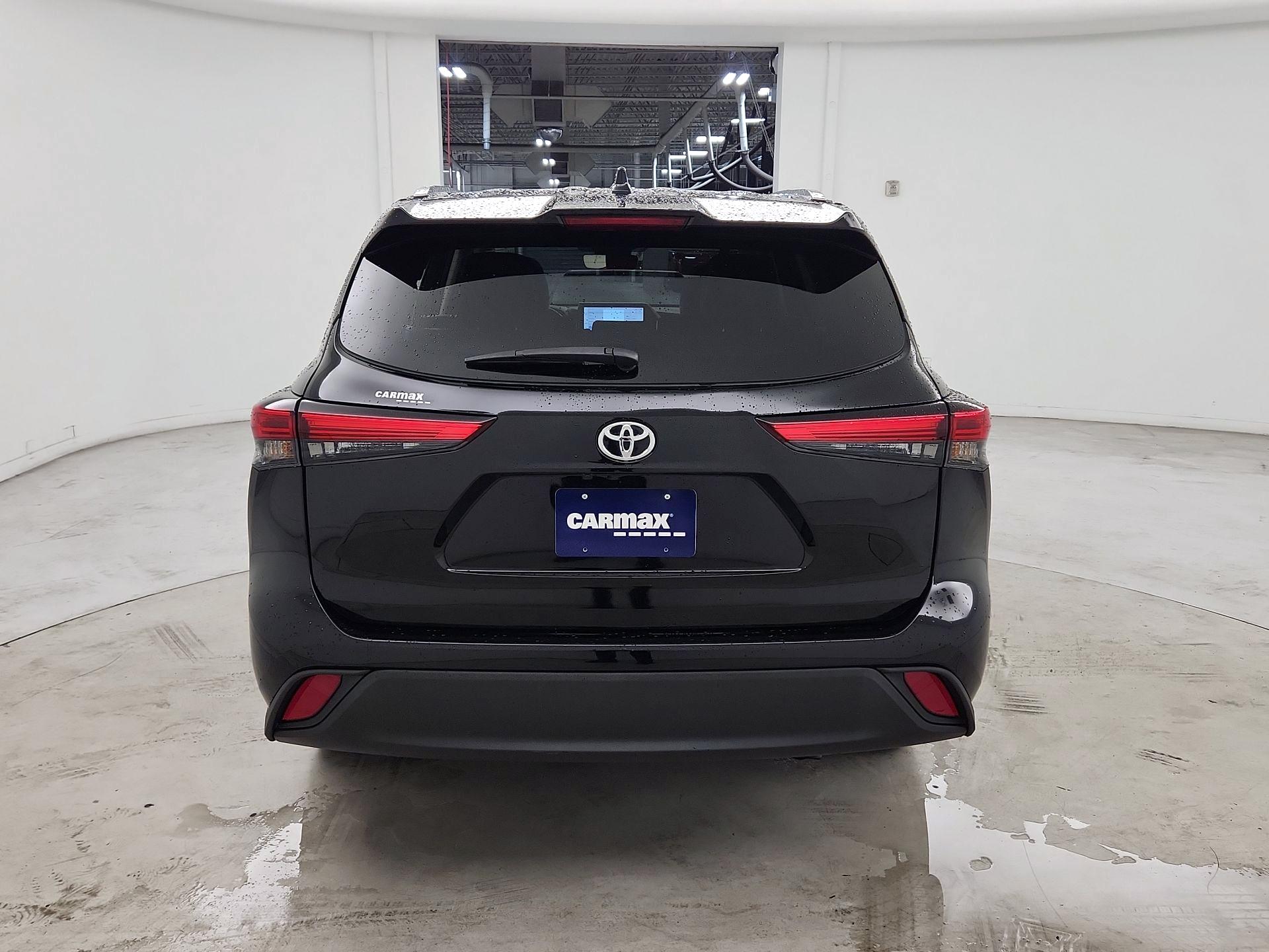 Thumbnail: 2023 Toyota Highlander - 6