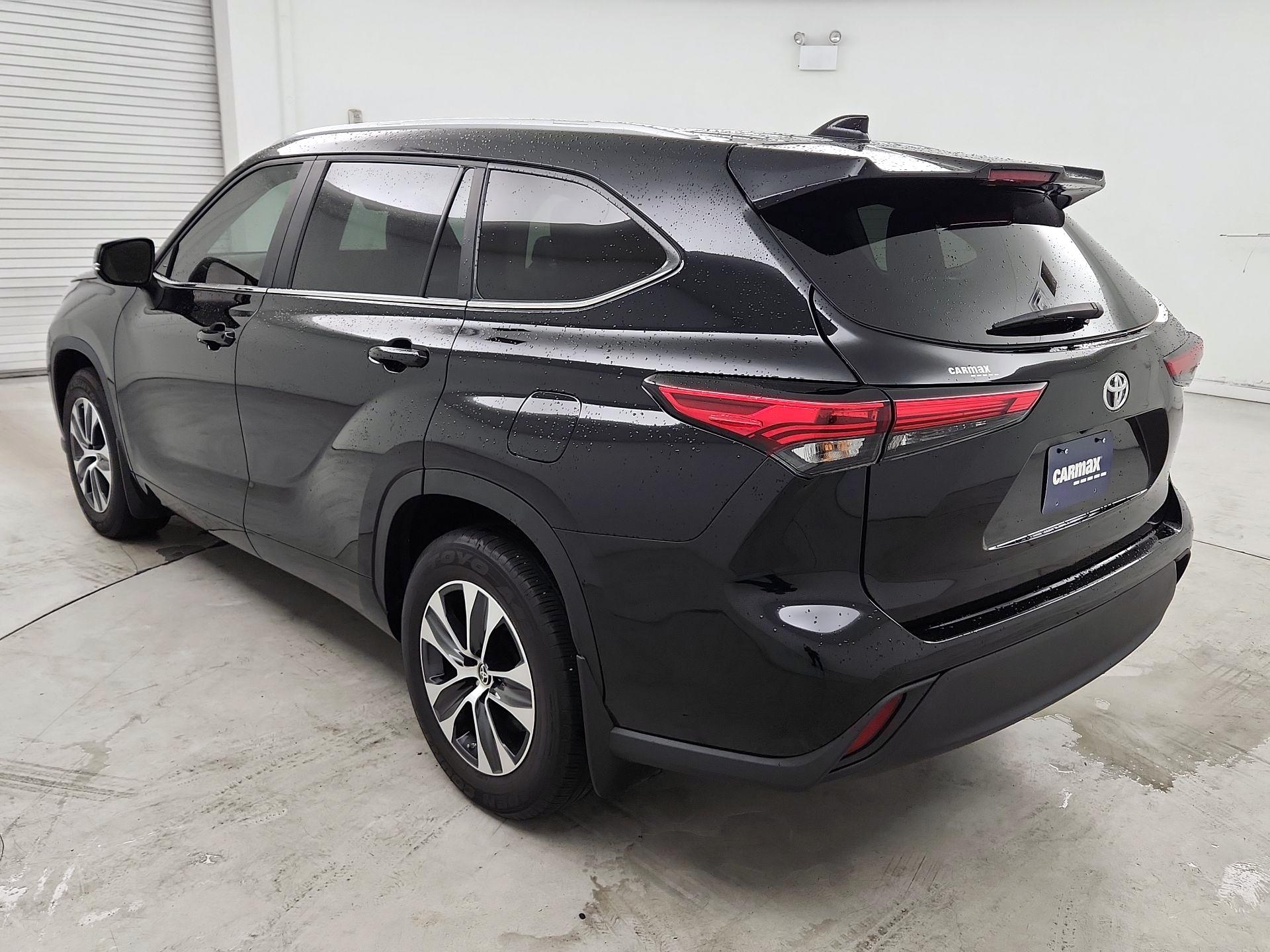 Thumbnail: 2023 Toyota Highlander - 7