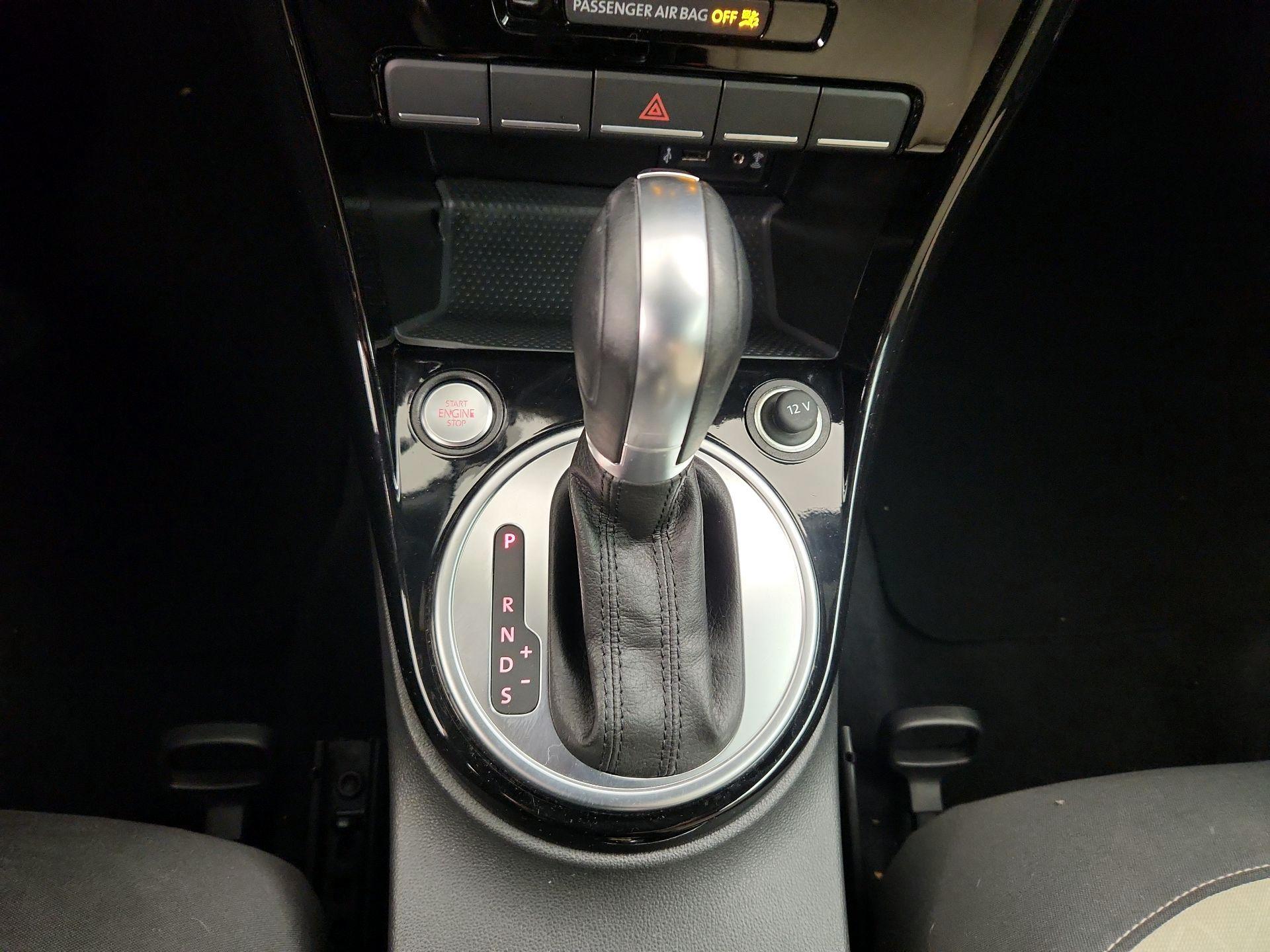 Thumbnail: 2019 Volkswagen Beetle - 17