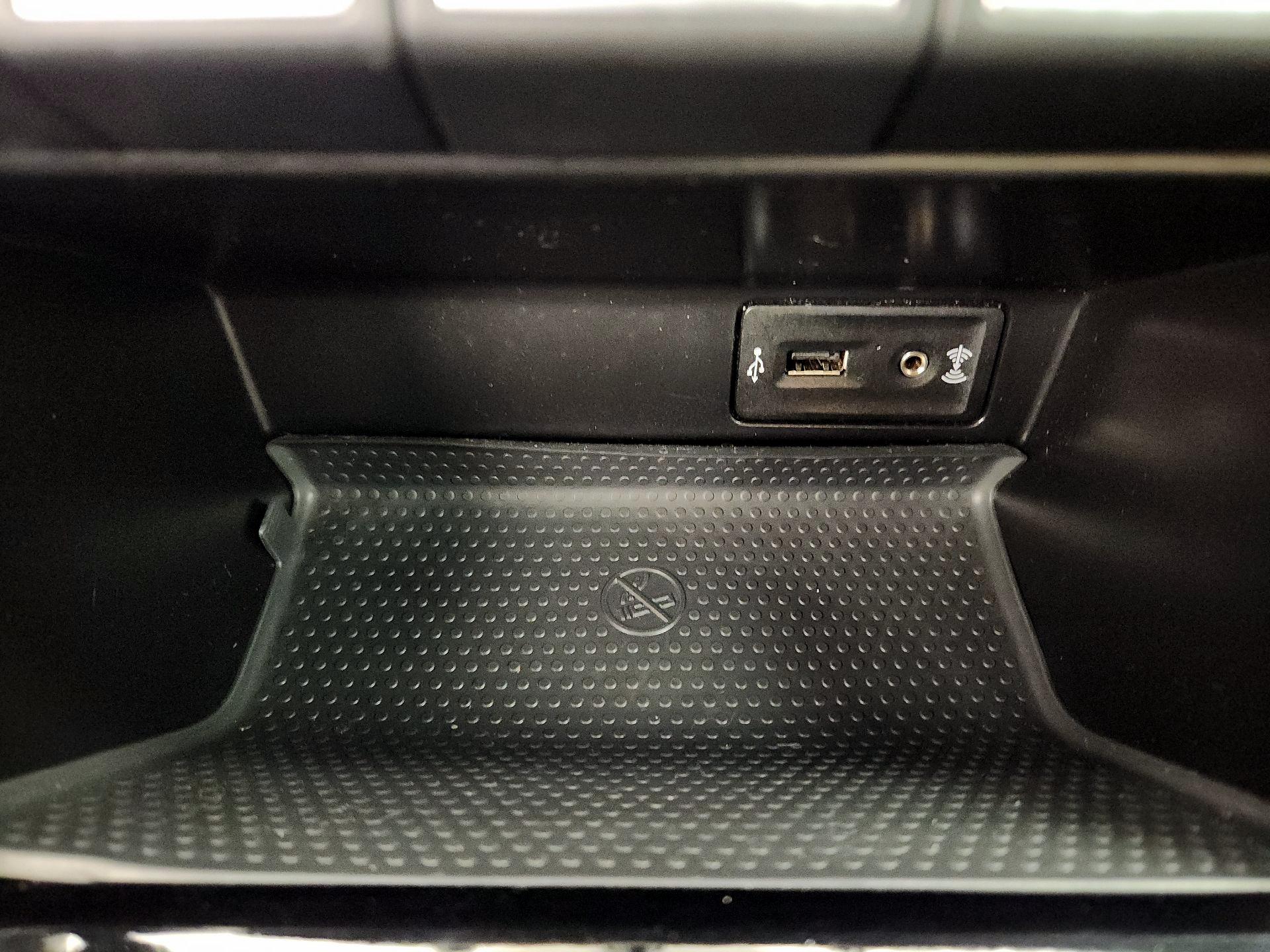 Thumbnail: 2019 Volkswagen Beetle - 18