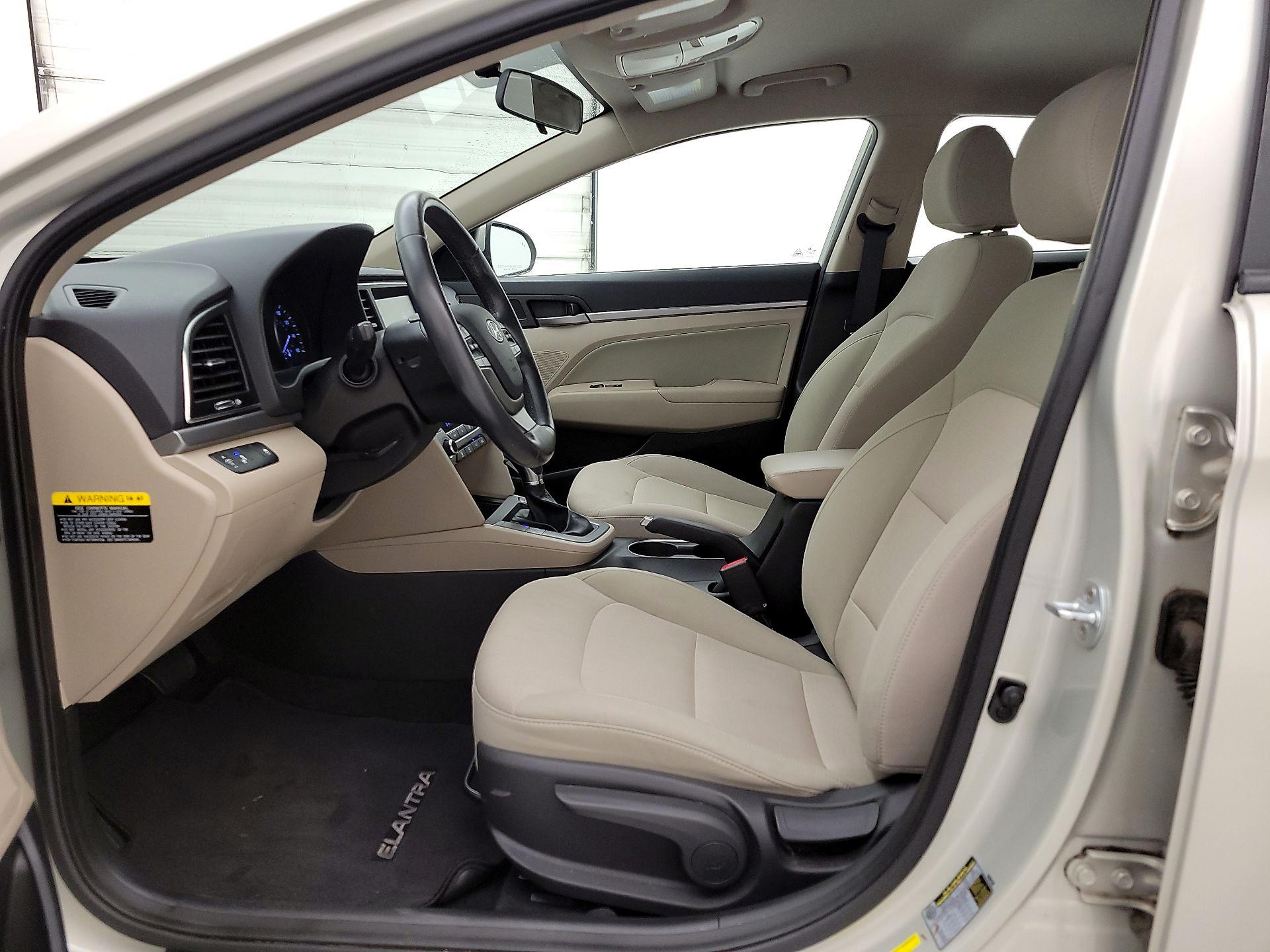 Thumbnail: 2017 Hyundai Elantra - 11