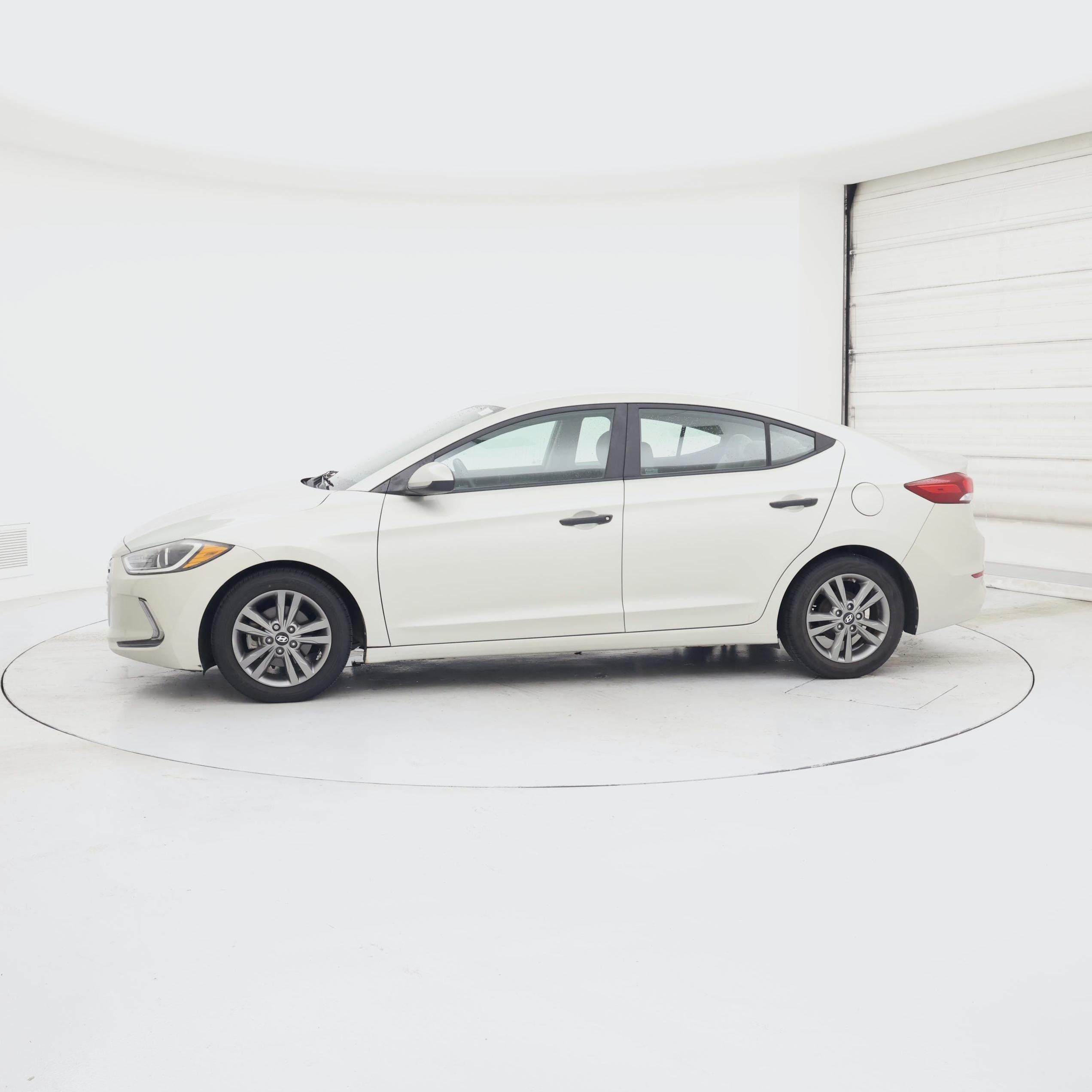 Thumbnail: 2017 Hyundai Elantra - 3