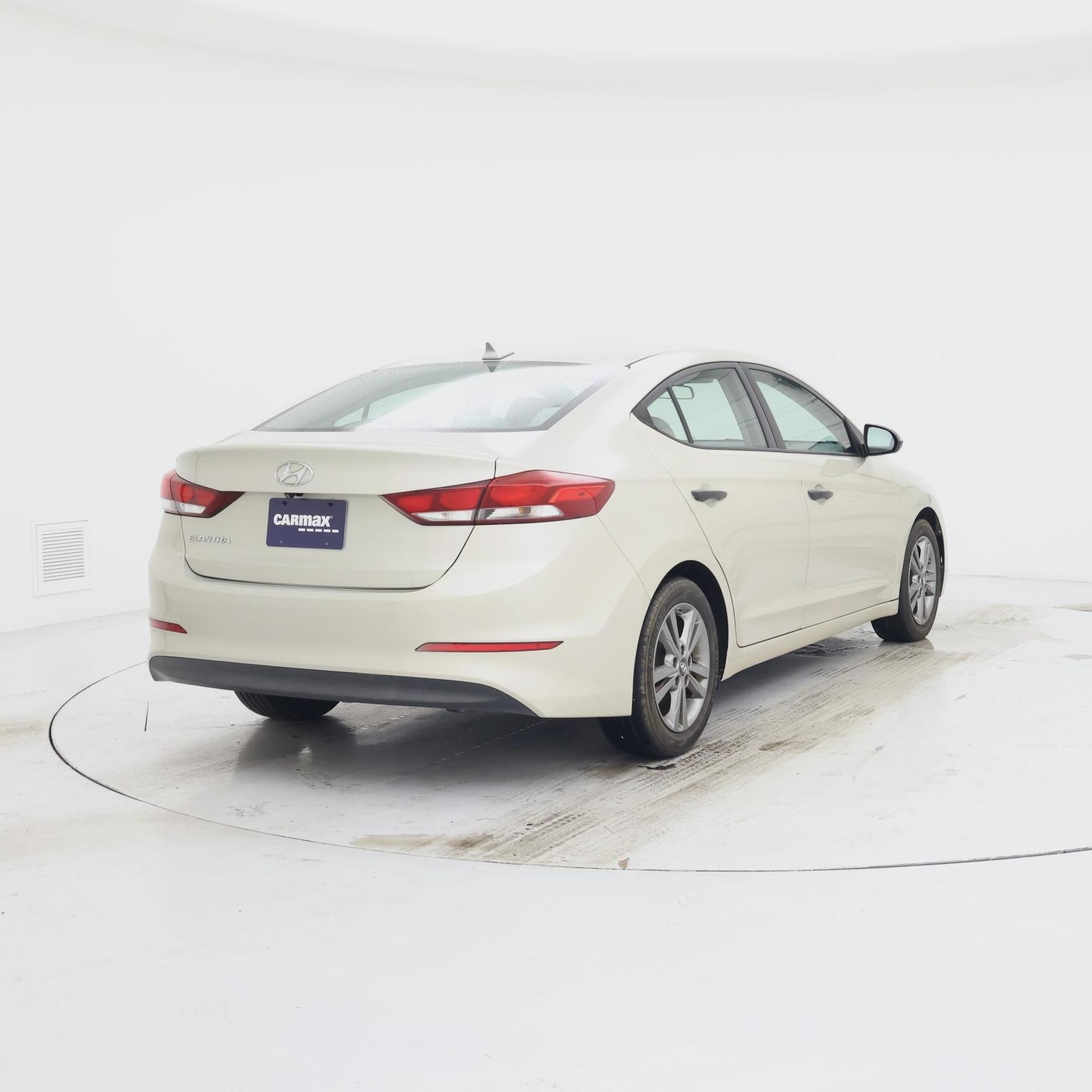 Thumbnail: 2017 Hyundai Elantra - 8
