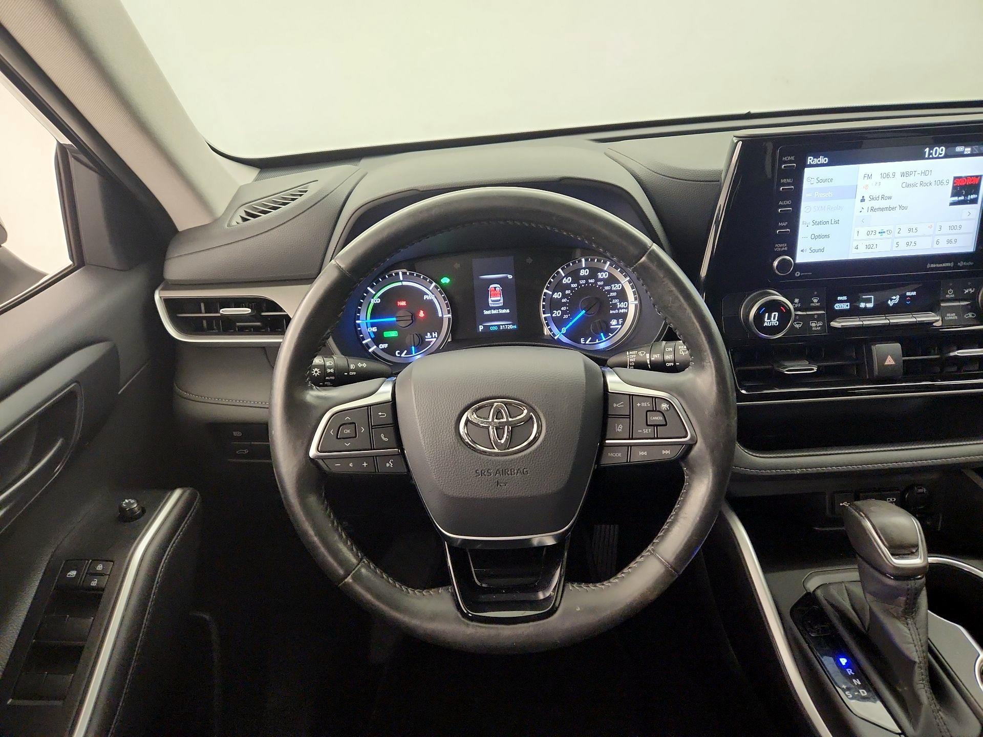 Thumbnail: 2020 Toyota Highlander - 10