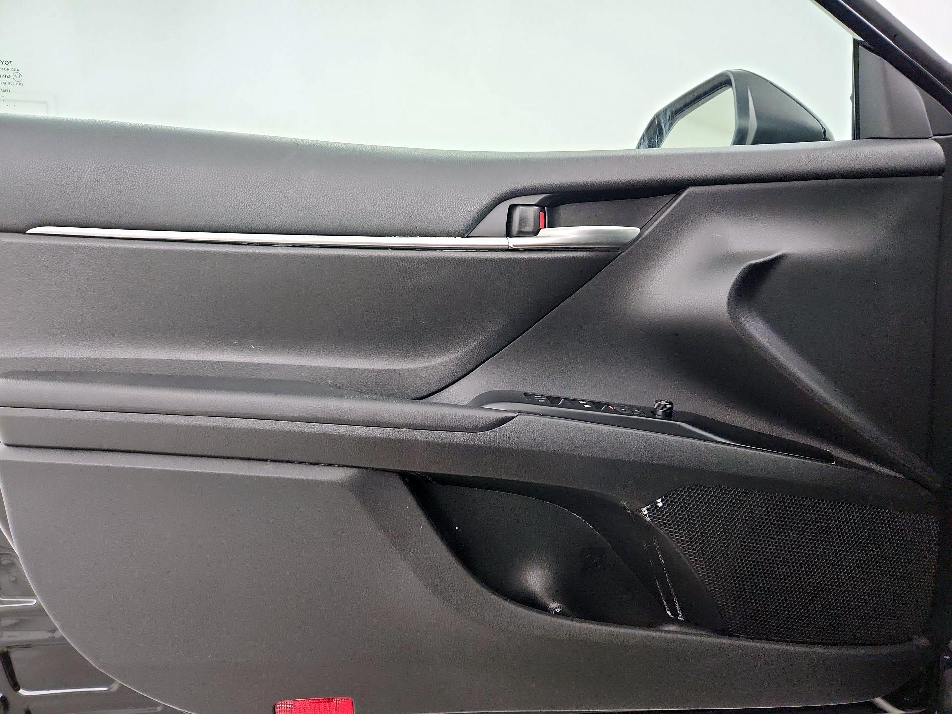 Thumbnail: 2020 Toyota Camry - 12