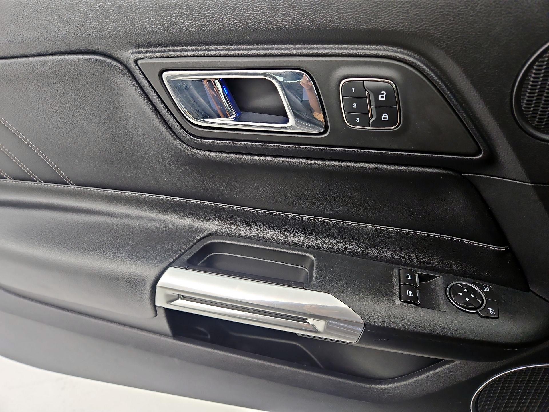 Thumbnail: 2015 Ford Mustang - 10
