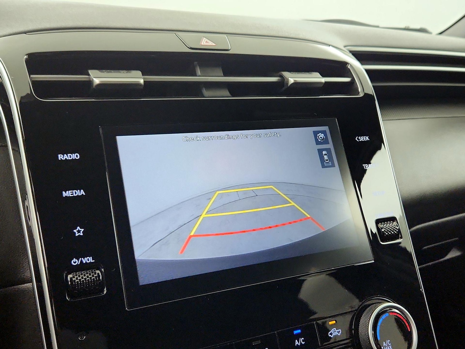 2022 Hyundai Santa Cruz SEL - Photo 13