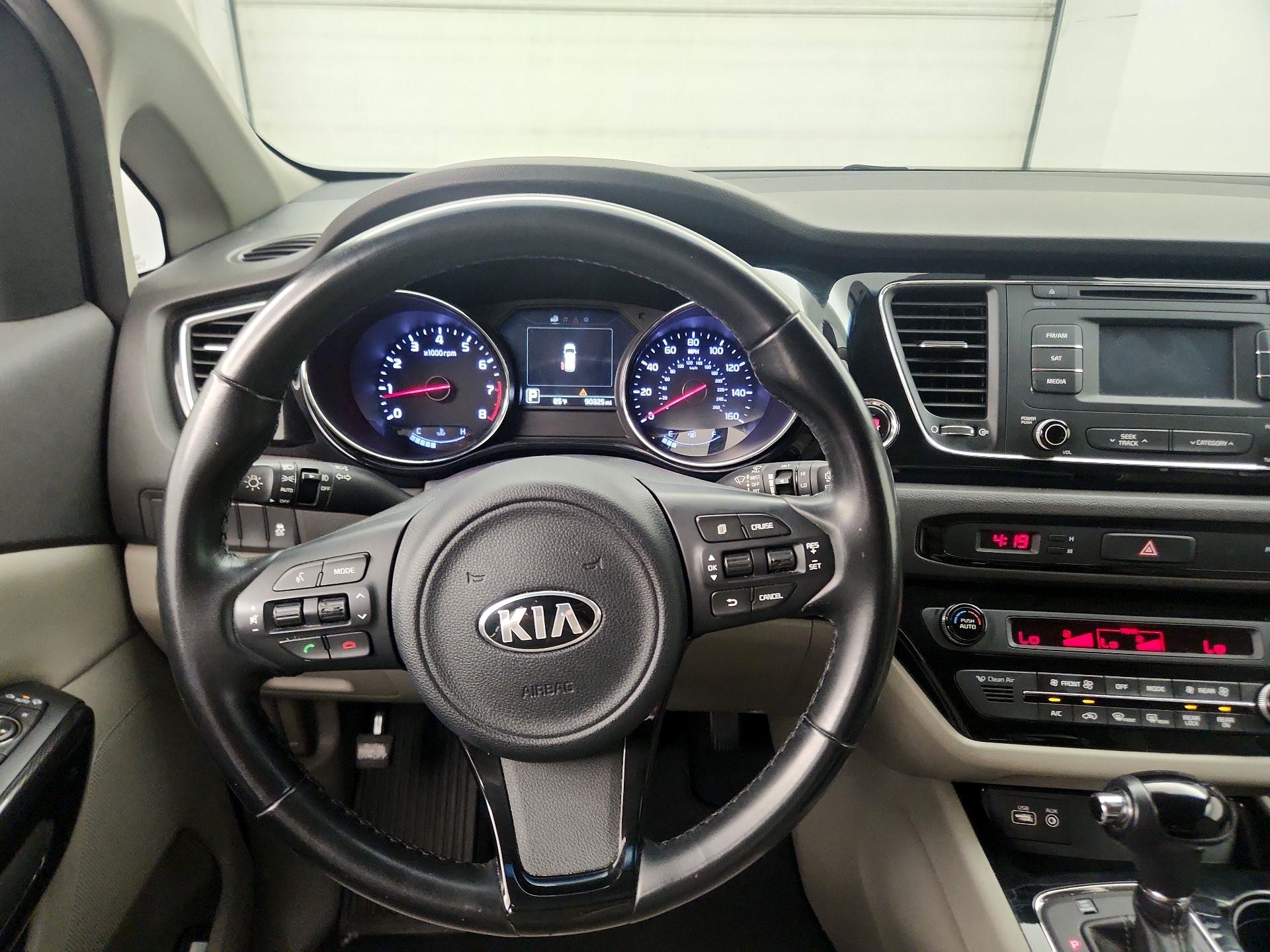 Thumbnail: 2016 Kia Sedona - 10
