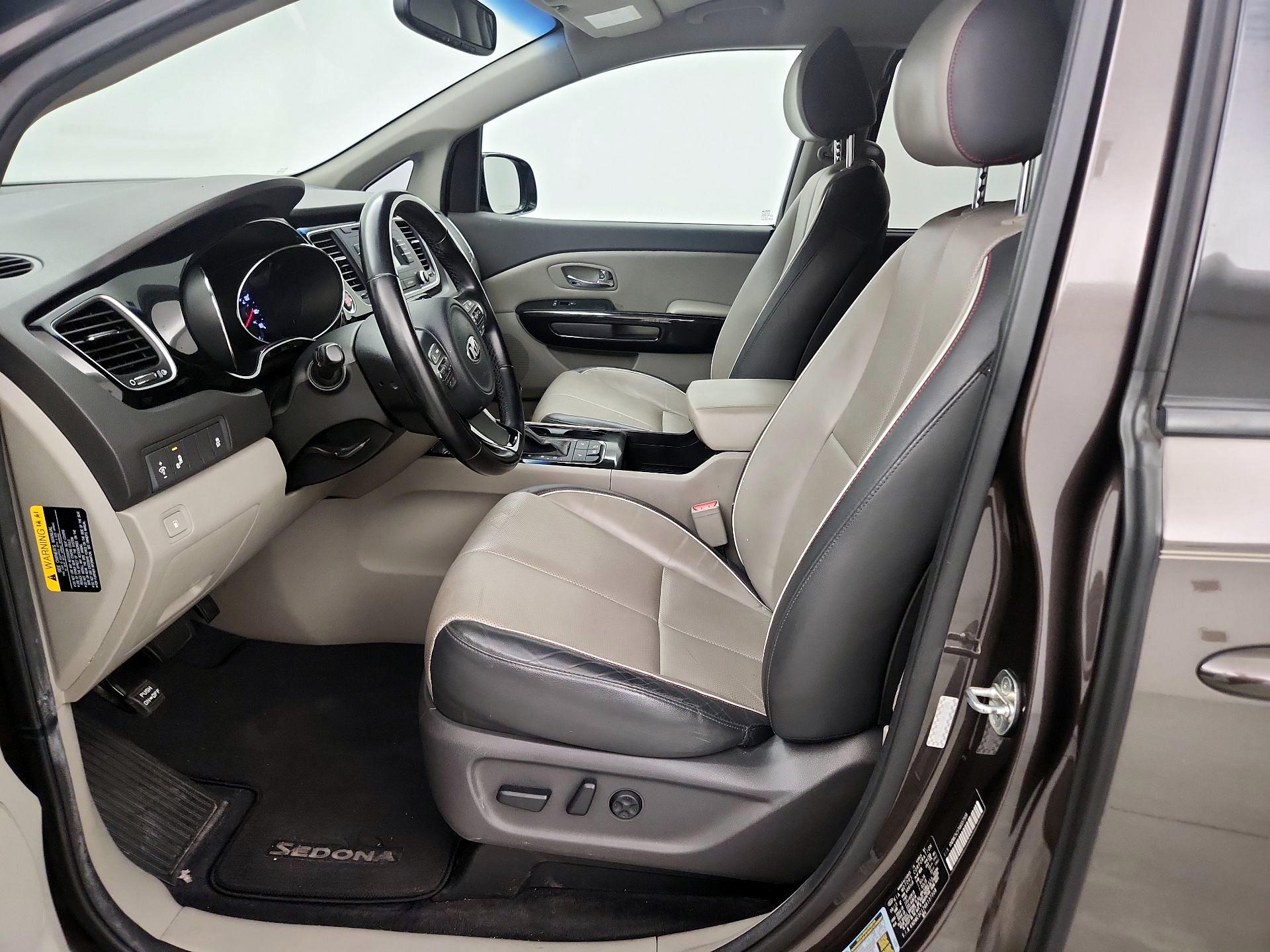 Thumbnail: 2016 Kia Sedona - 11