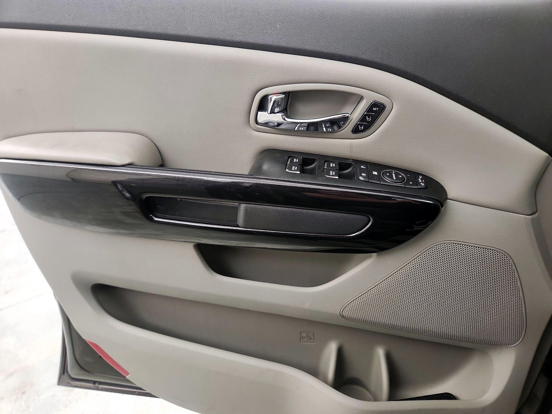 Thumbnail: 2016 Kia Sedona - 12
