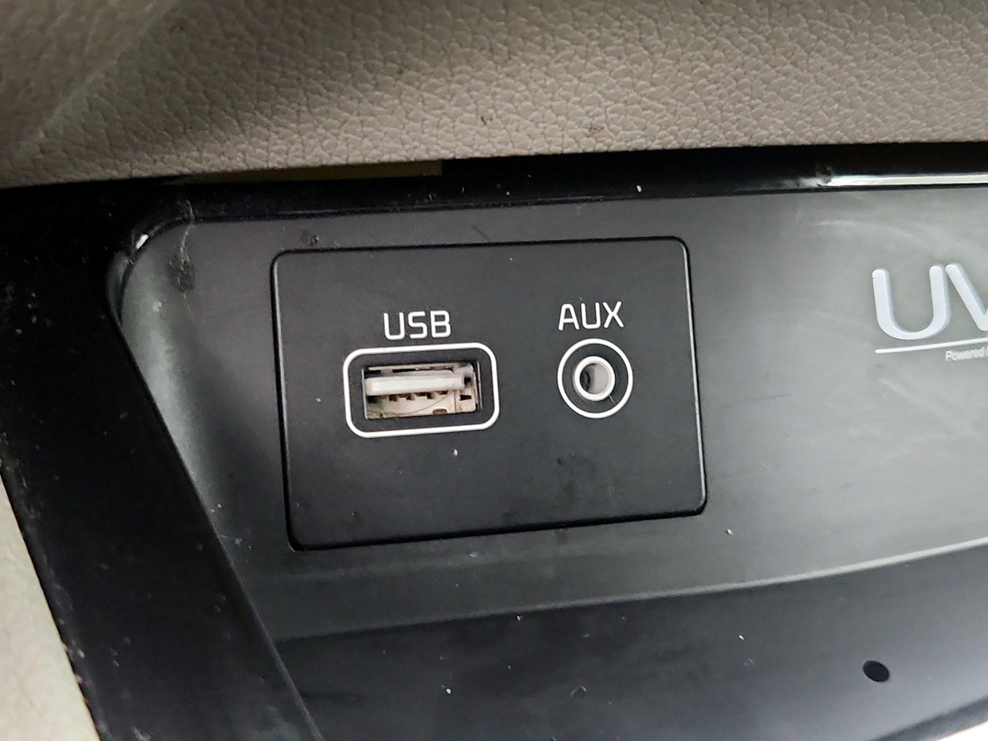 Thumbnail: 2016 Kia Sedona - 18