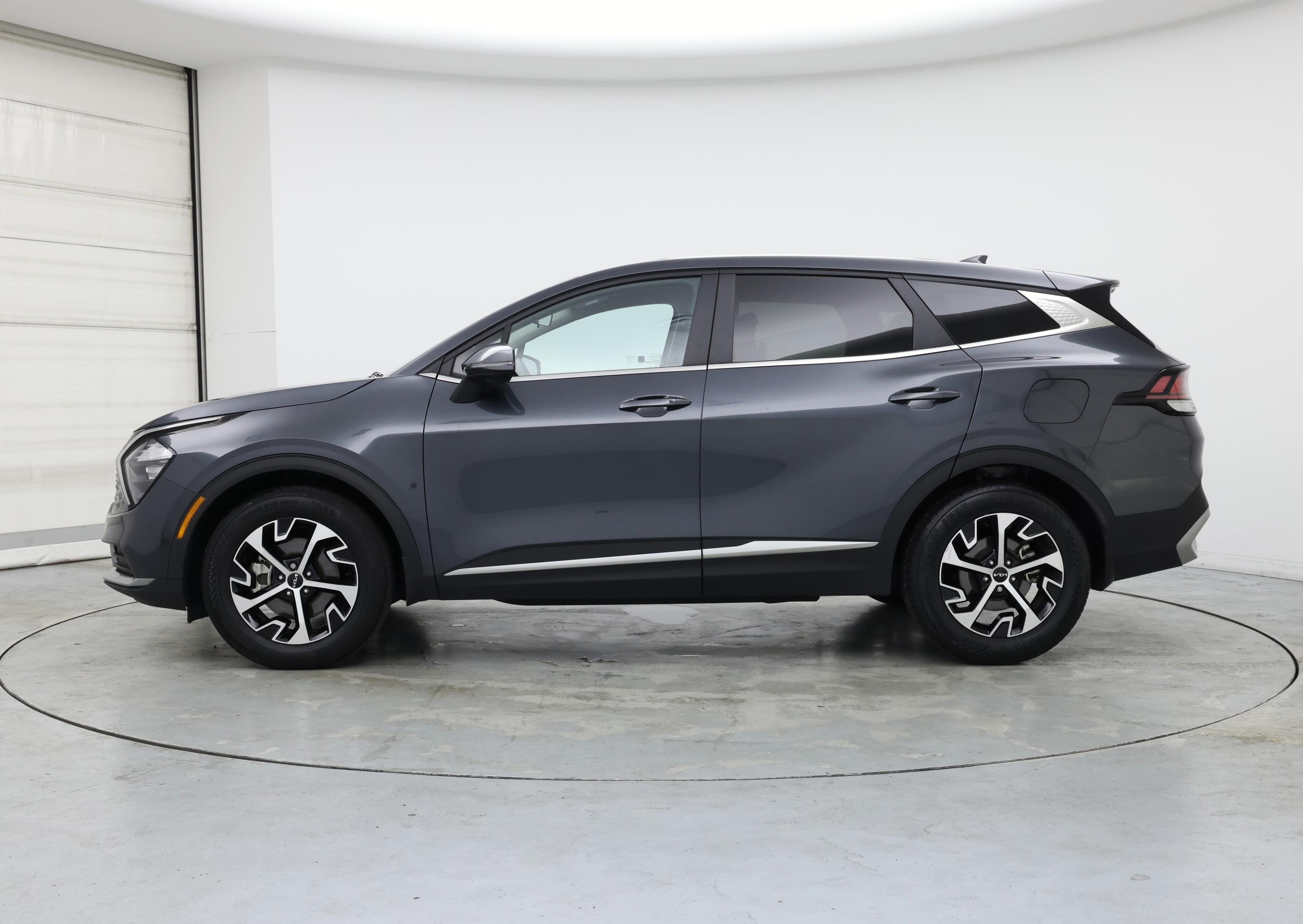 Thumbnail: 2023 Kia Sportage - 3