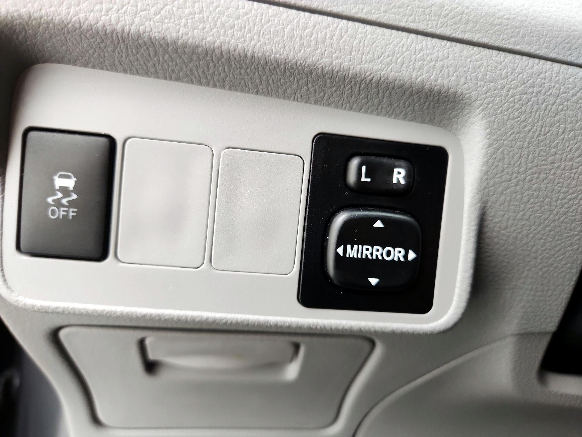 Thumbnail: 2013 Toyota Corolla - 13