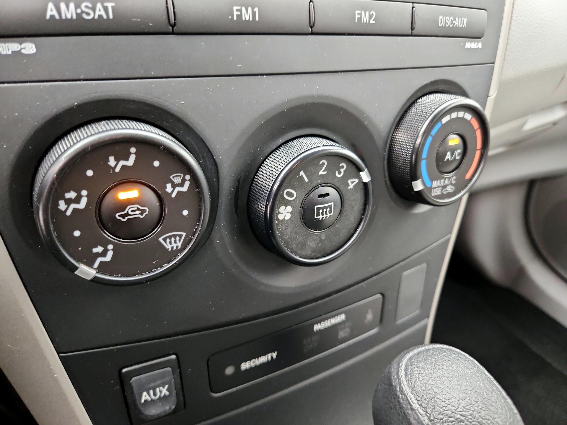 Thumbnail: 2013 Toyota Corolla - 15